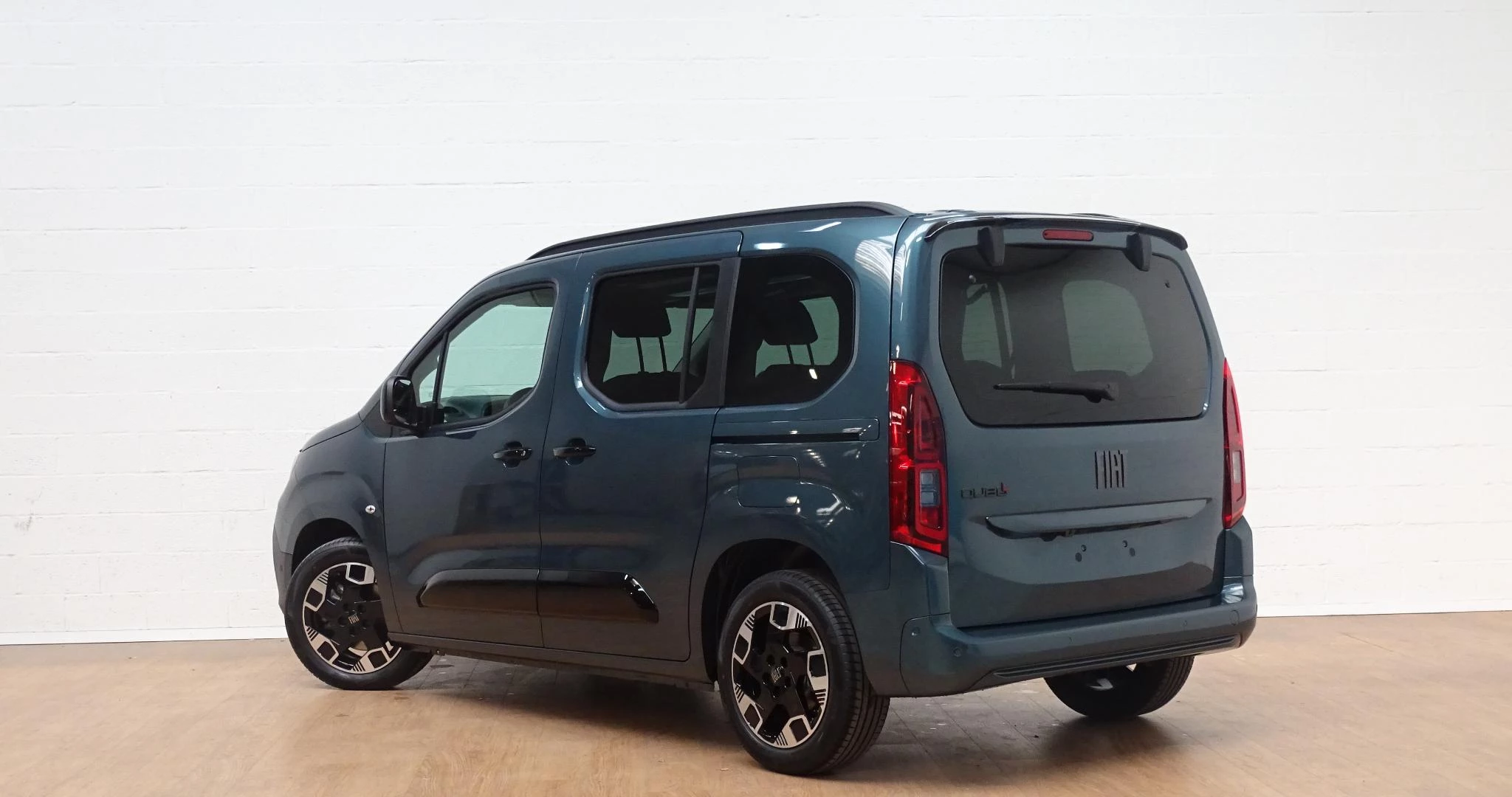 Fiat Qubo 1.2T +gps+camera+park pilot +magic top