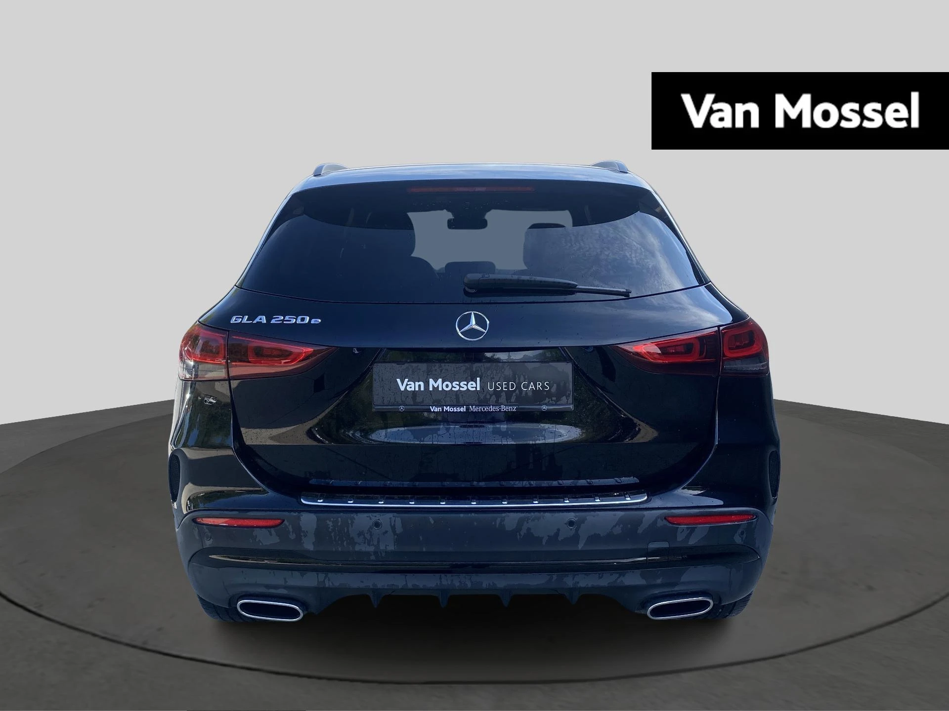 Mercedes-Benz-GLA-image-2
