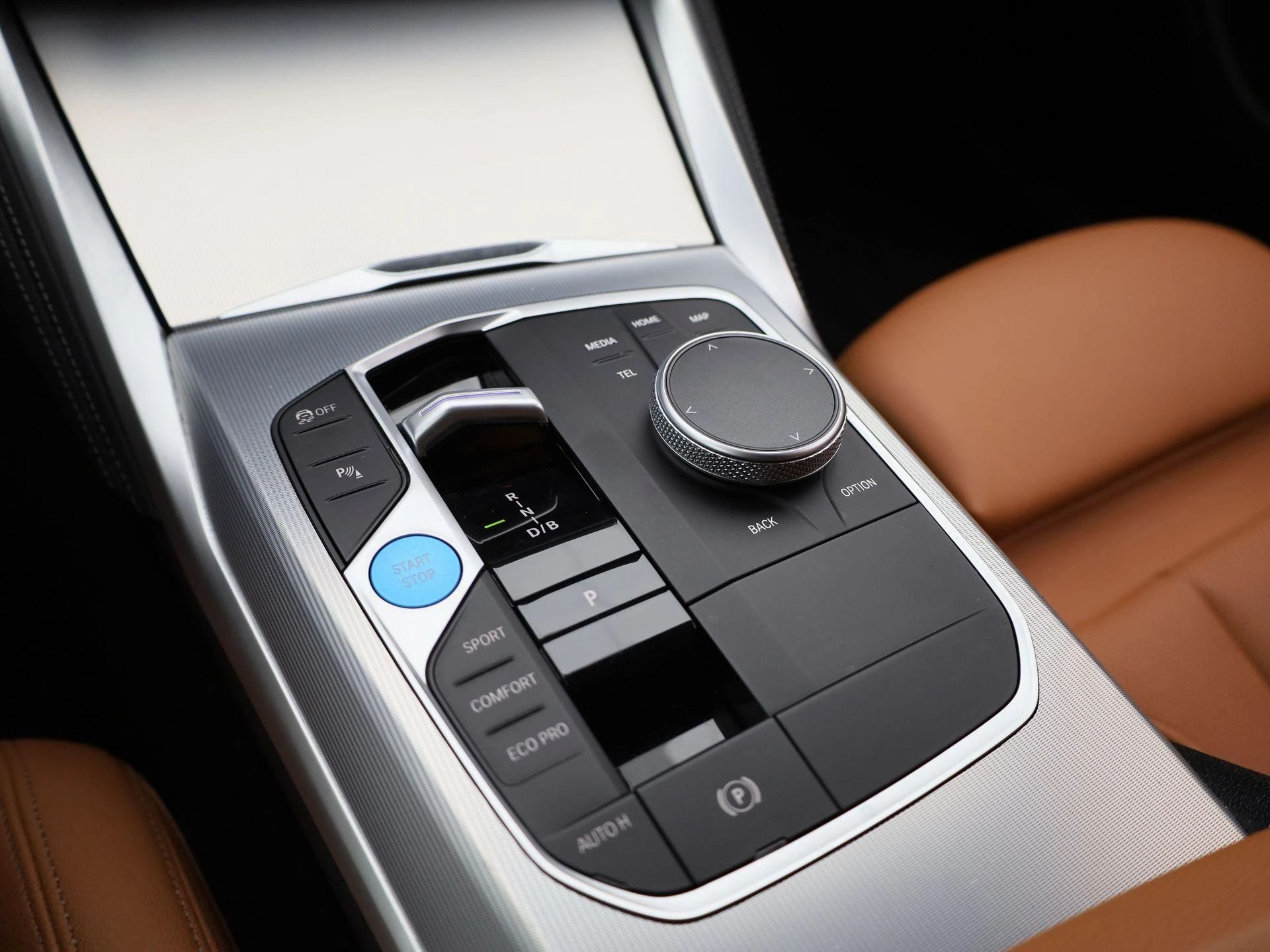 BMW-i4-image-29