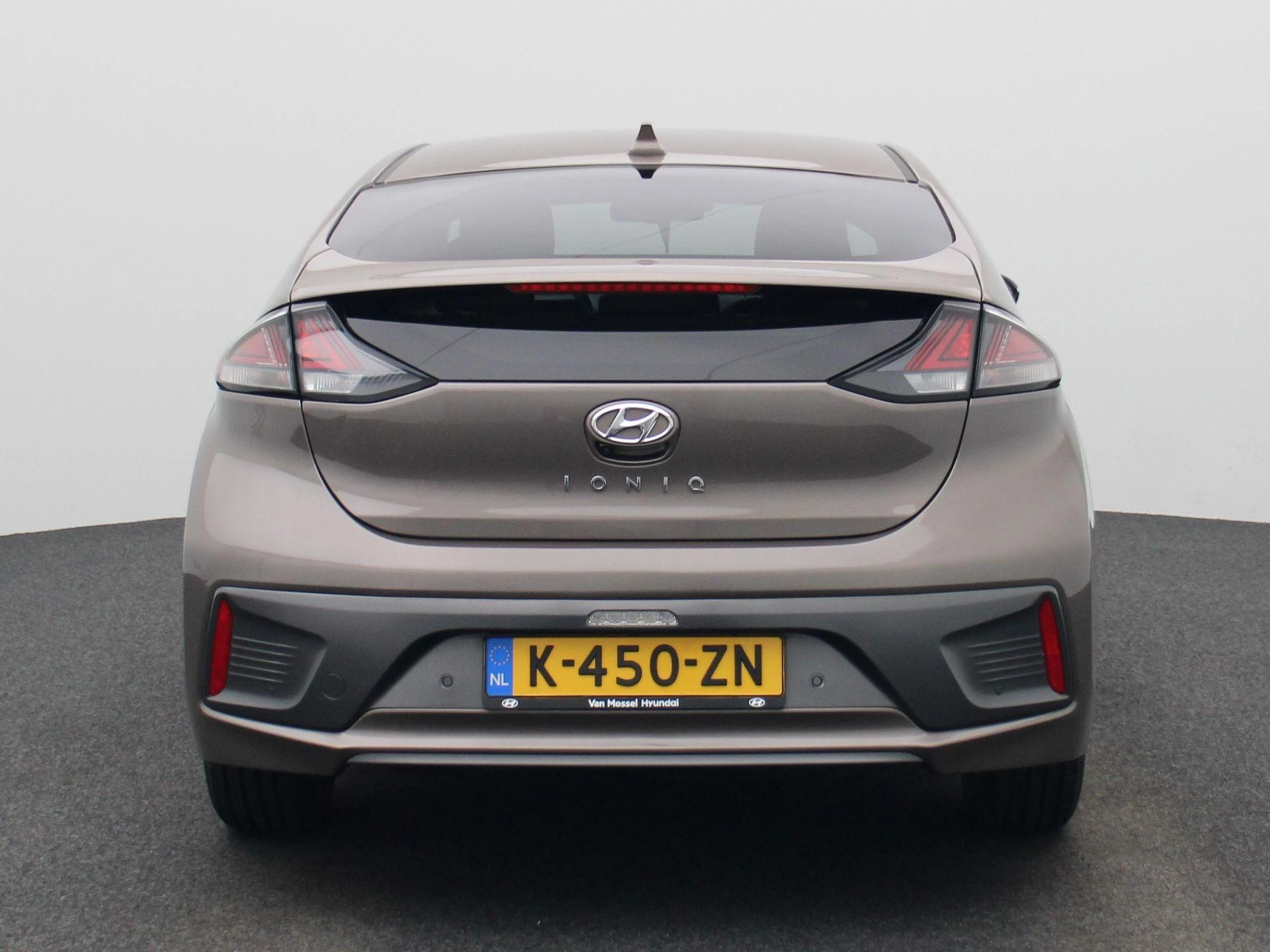 Hyundai-IONIQ-image-6