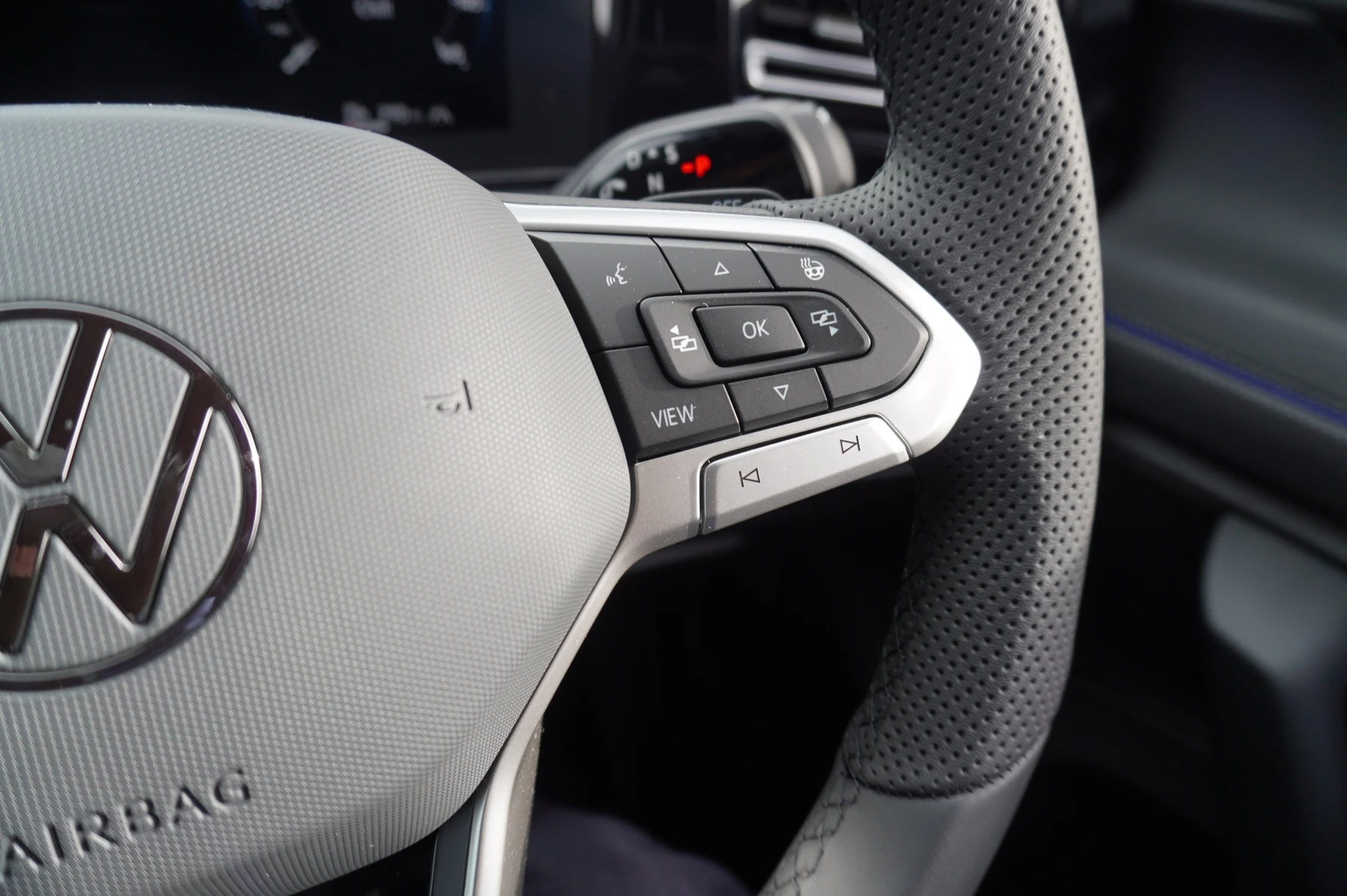 Volkswagen-Tiguan-image-36
