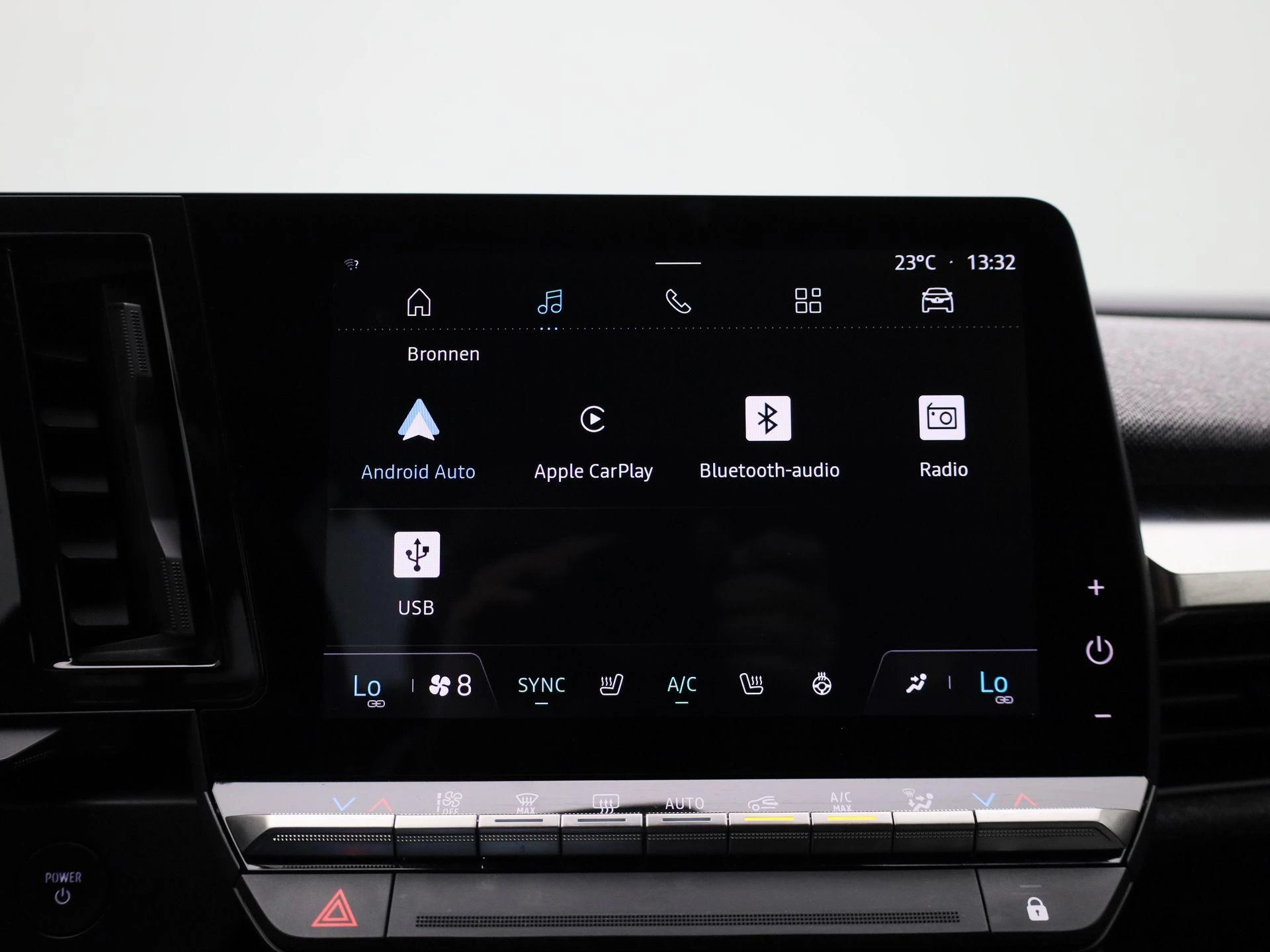 Renault-Megane E-Tech-image-17