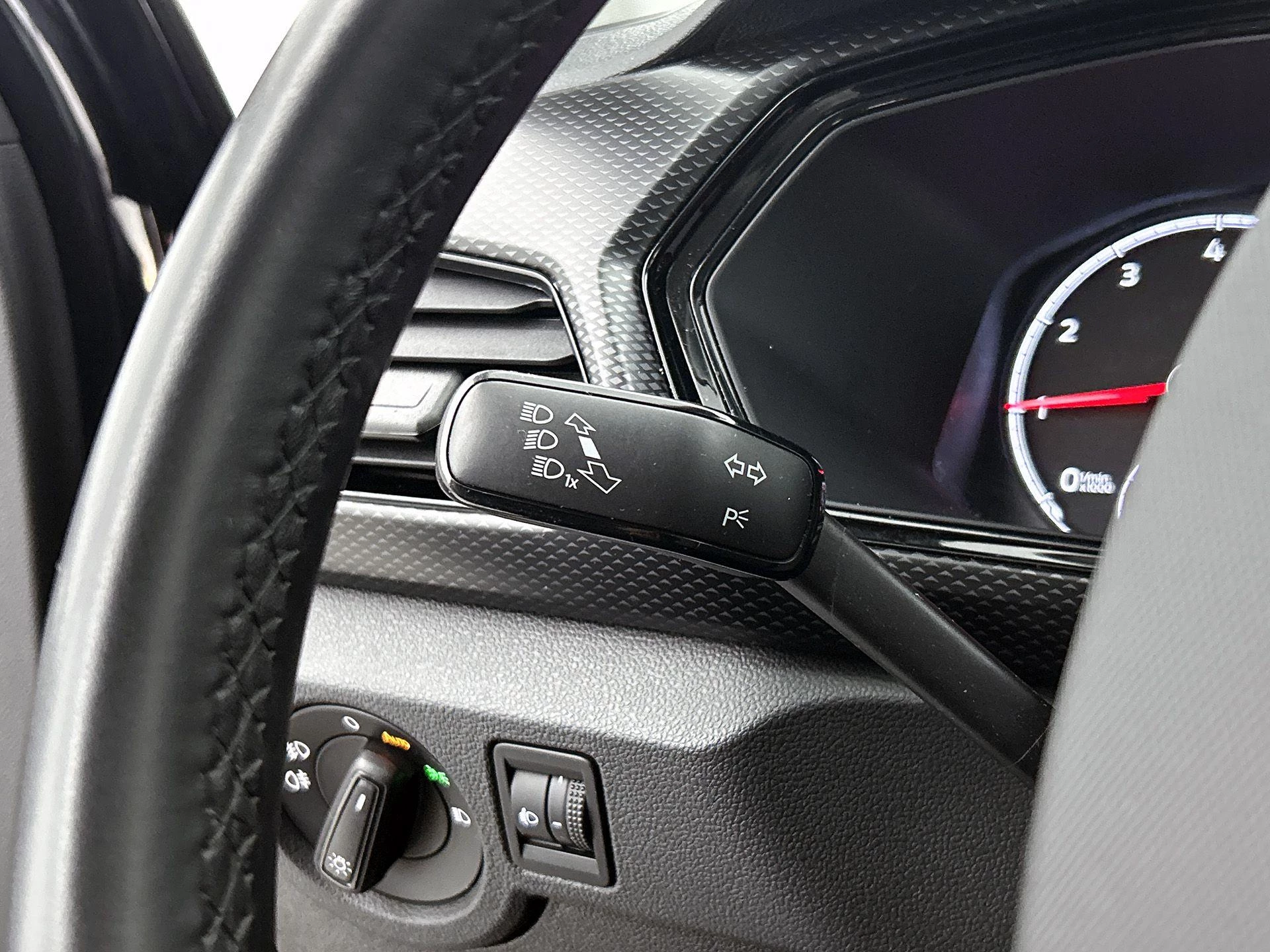 Volkswagen-T-Cross-image-11