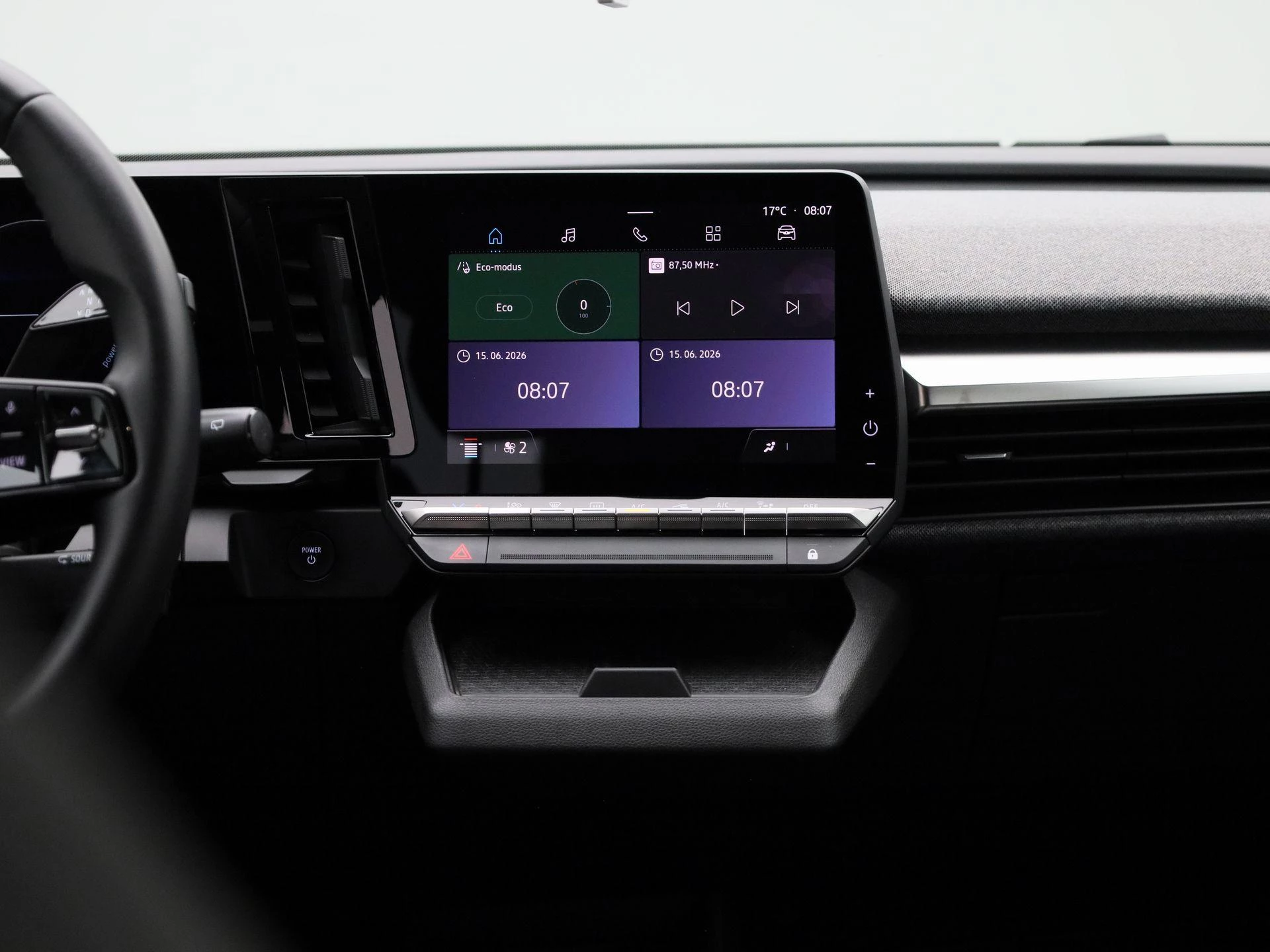 Renault-Megane E-Tech-image-8