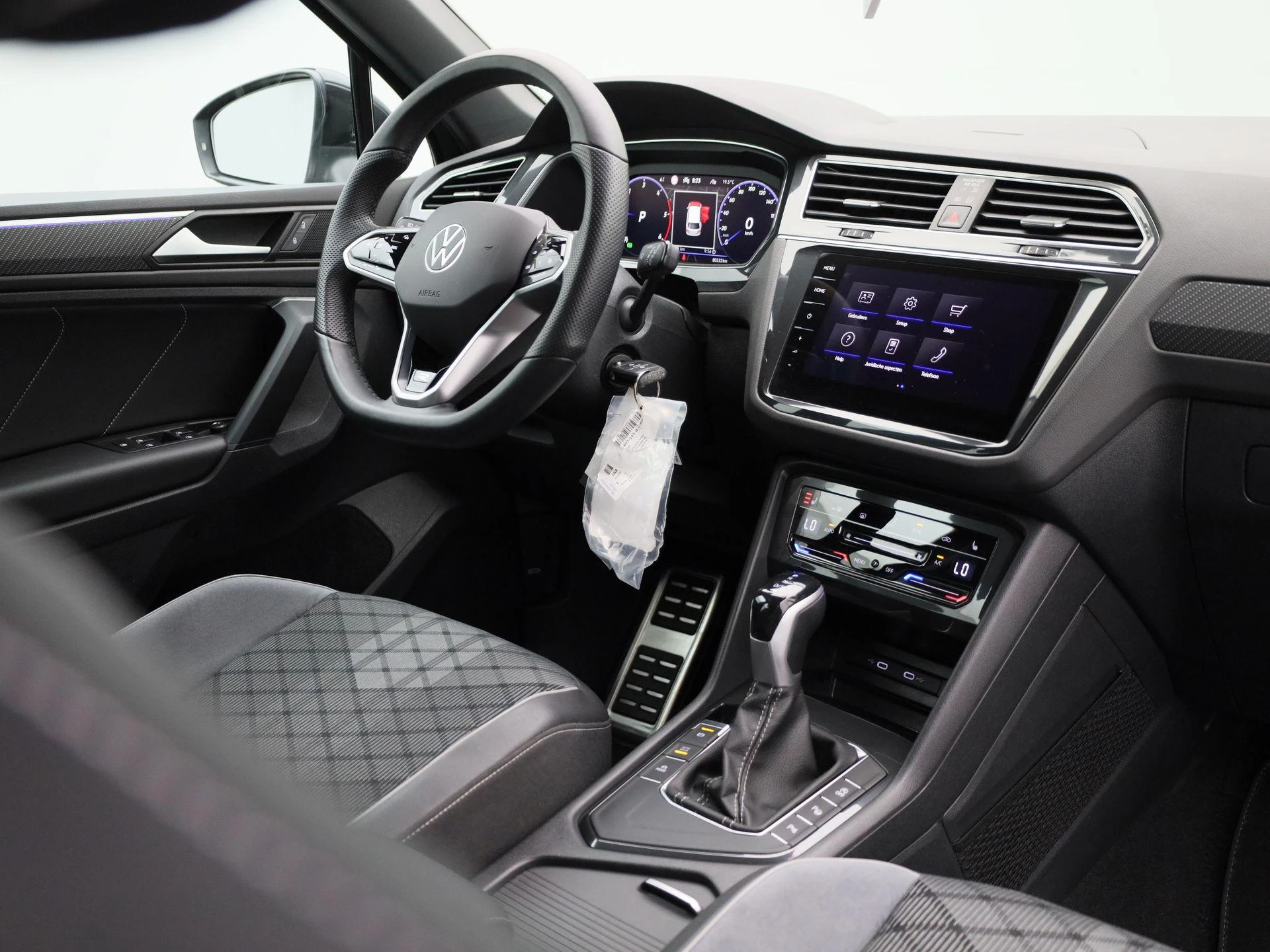 Volkswagen-Tiguan-image-42