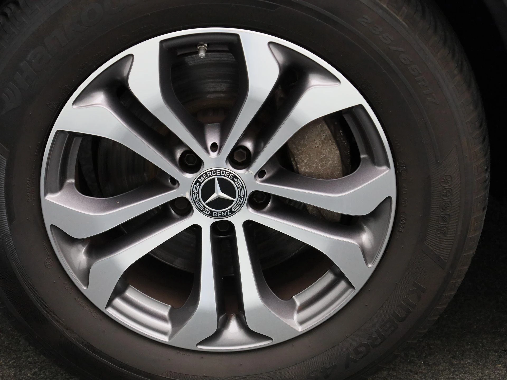 Mercedes-Benz-GLC-image-13