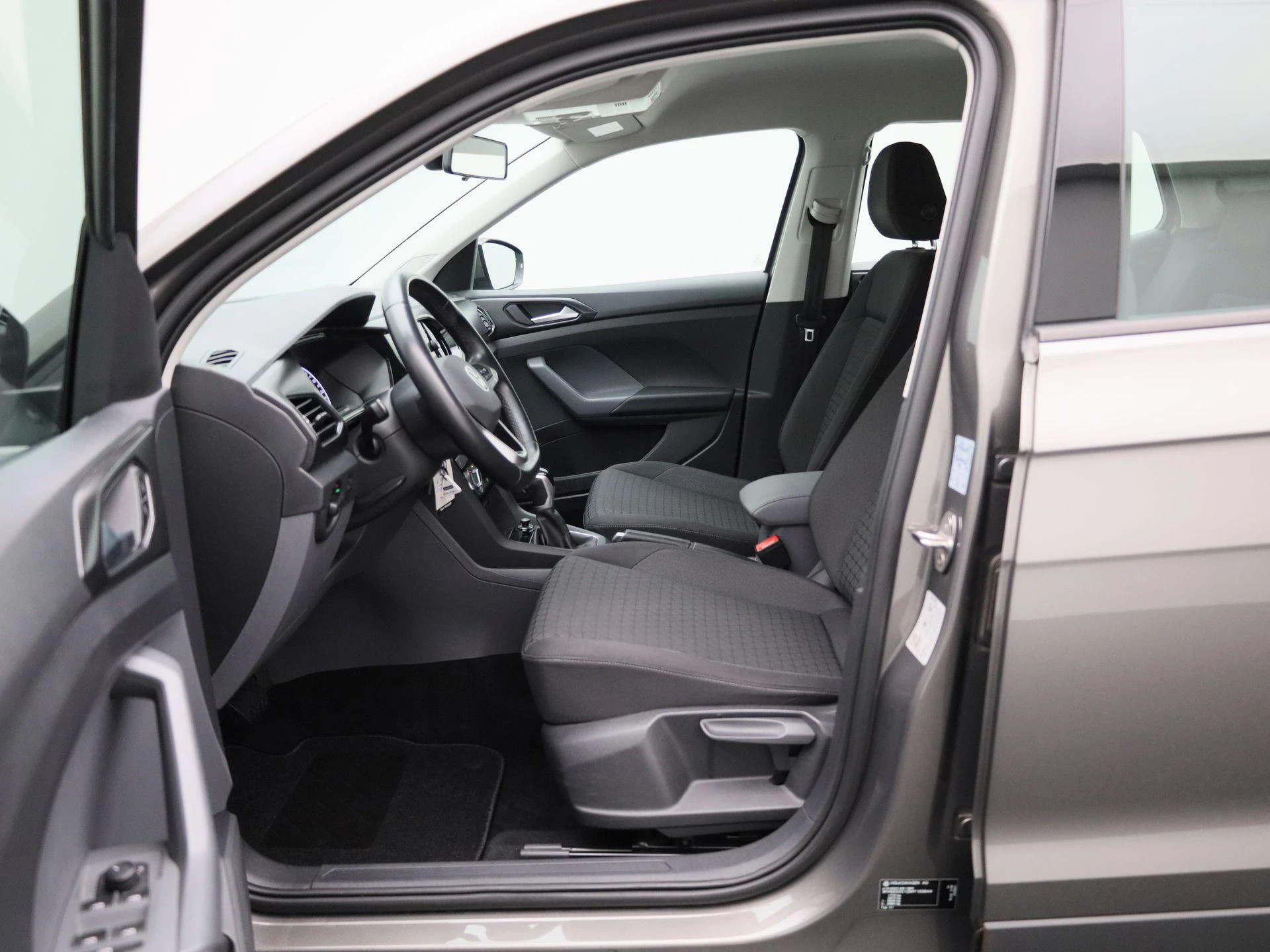 Volkswagen-T-Cross-image-8
