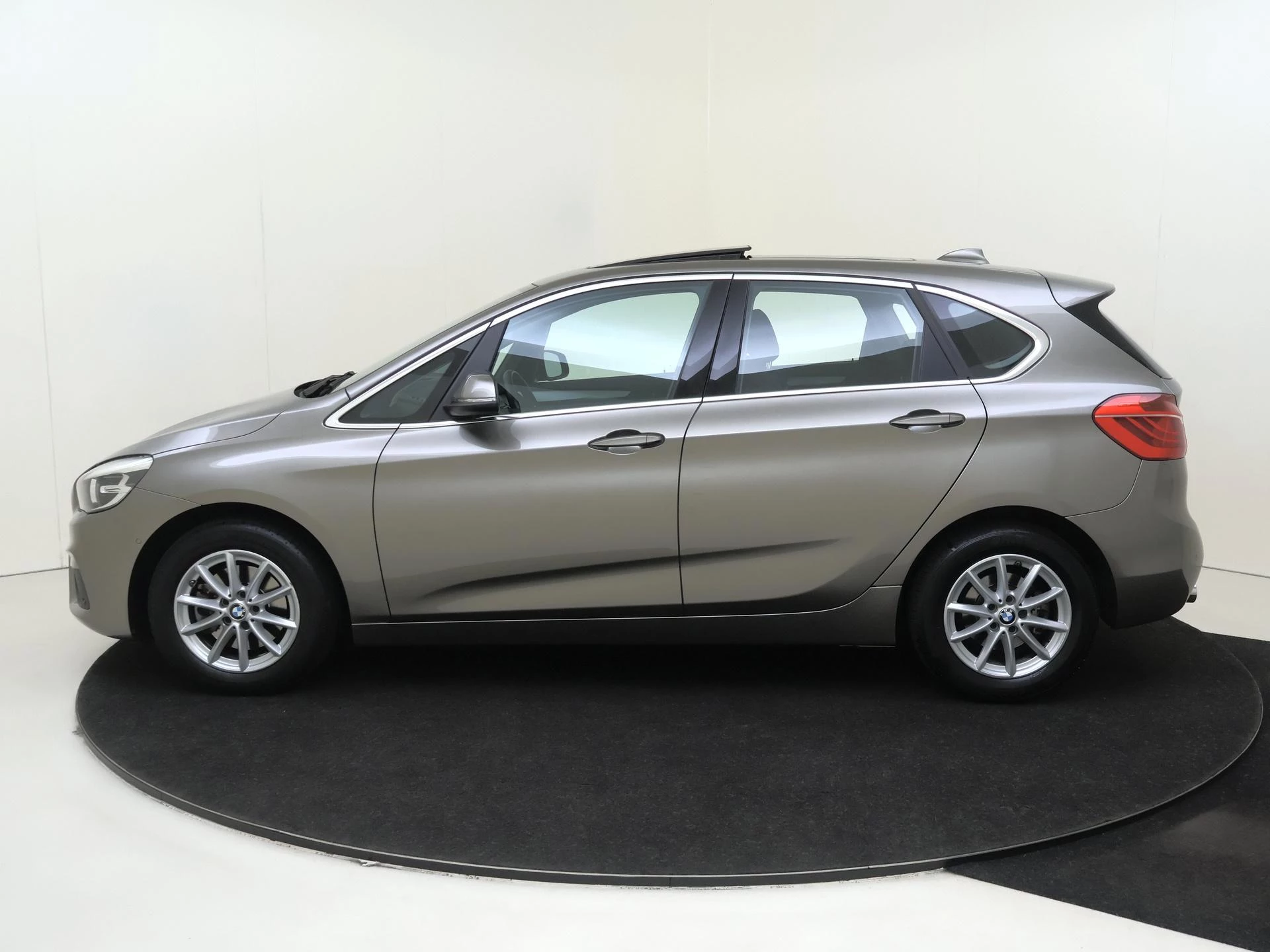 BMW-2 Serie-image-11