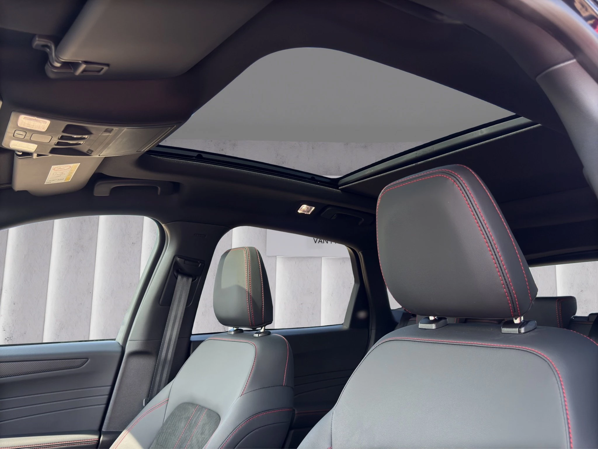 Ford Kuga ST-Line X Aut.*PANO*AHK*360GRAD*LED-MATRIX*NAVI*GRA*WINTER-PKT..
