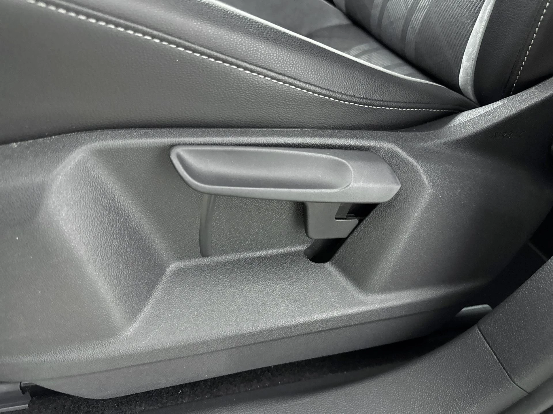 Volkswagen-Tiguan-image-18