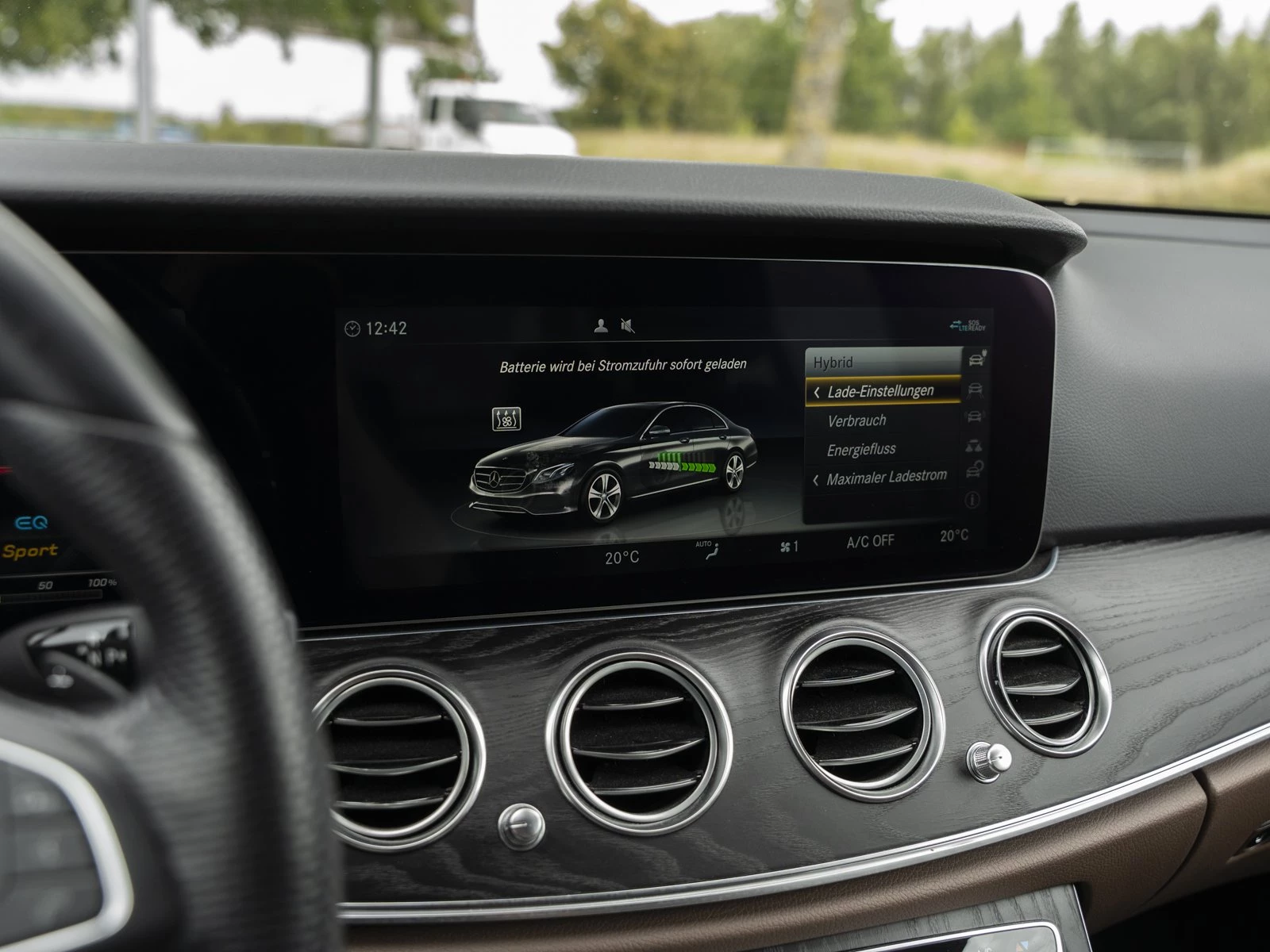 Mercedes-Benz-E-Klasse-image-14