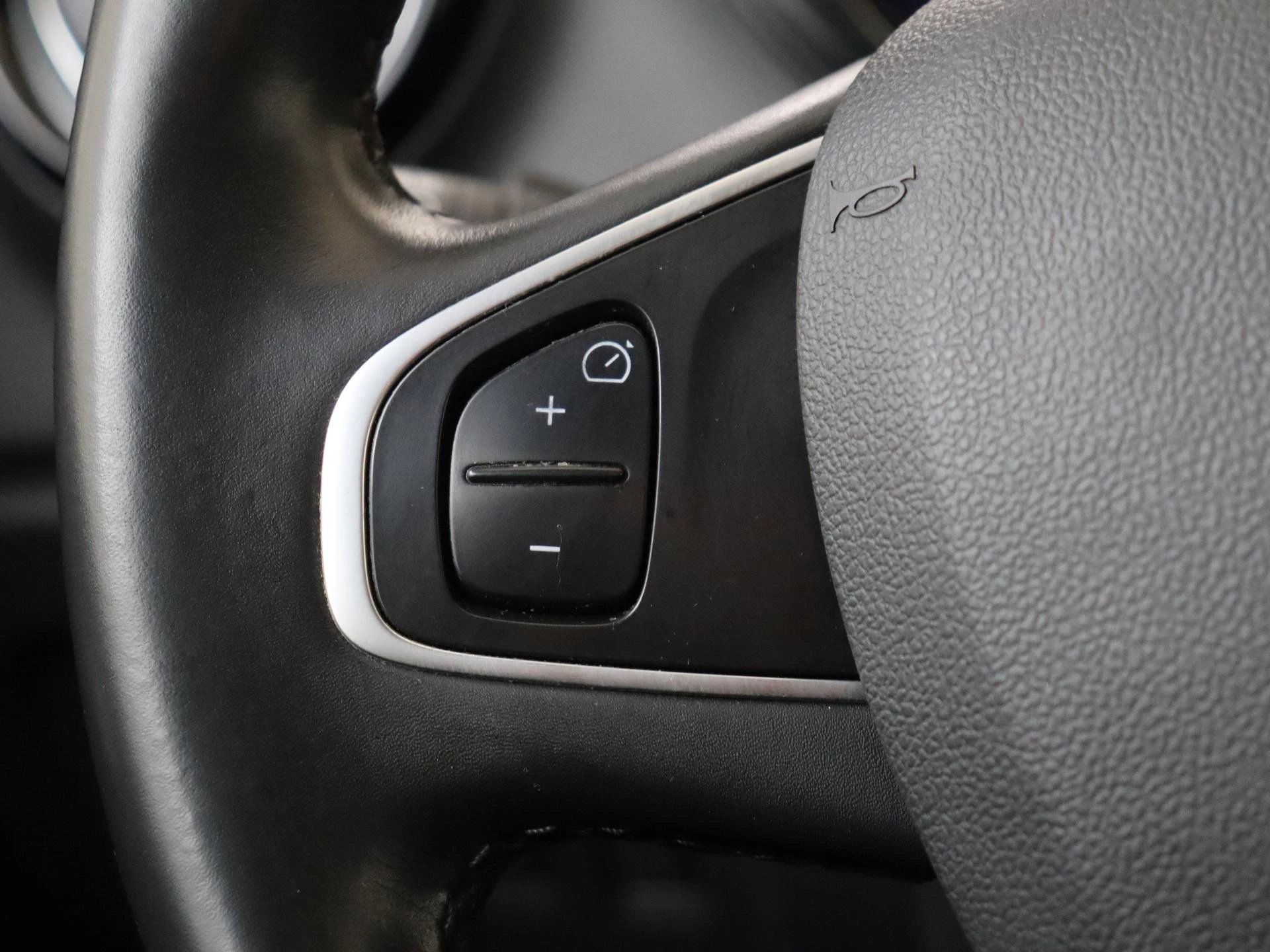 Renault-Captur-image-12