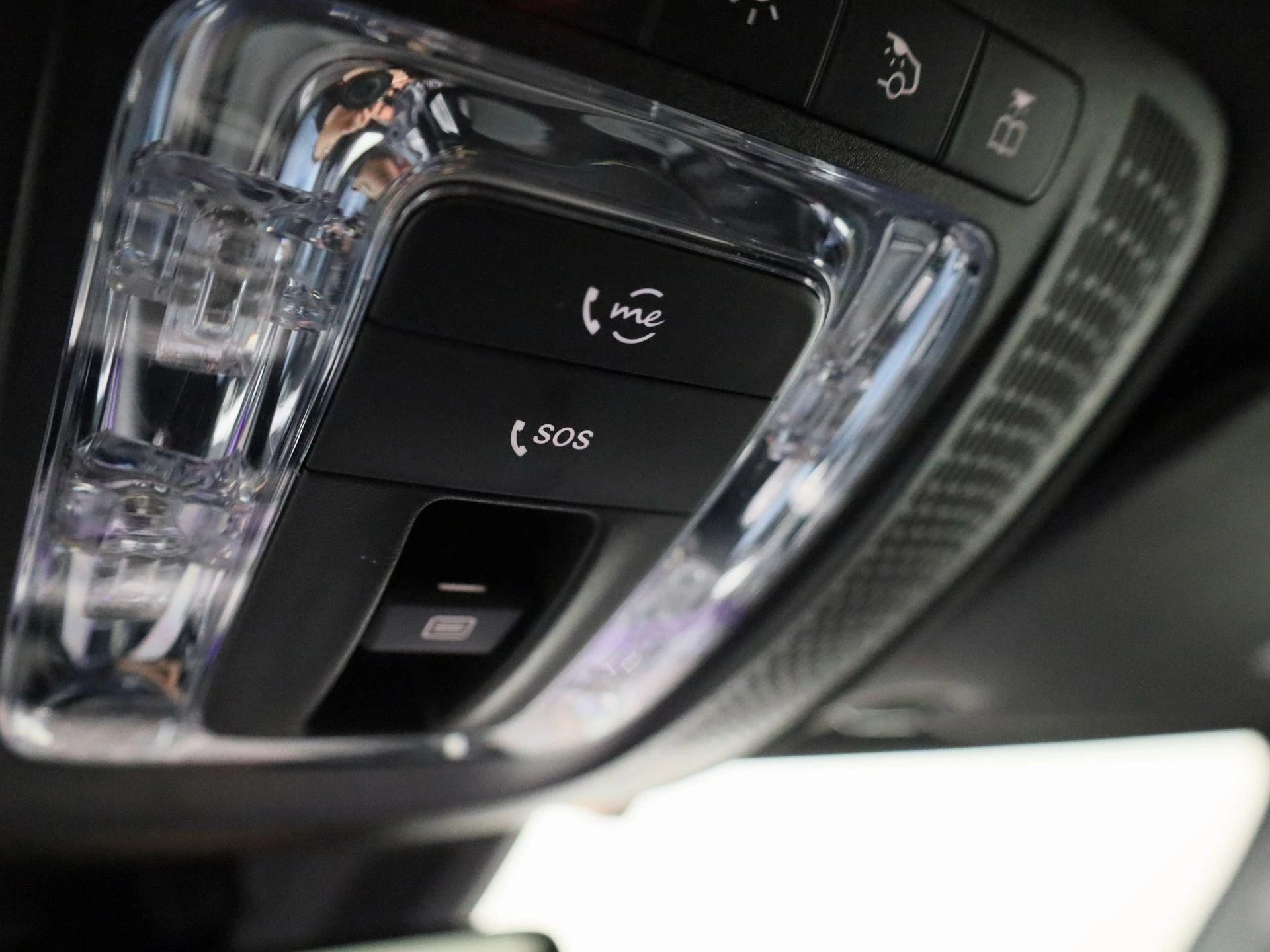 Mercedes-Benz-CLA-image-35