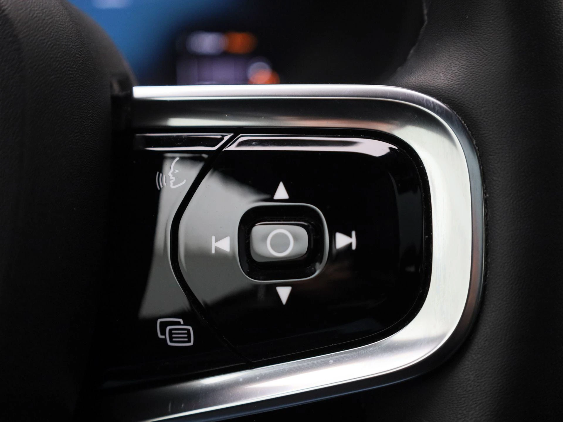 Polestar-2-image-25