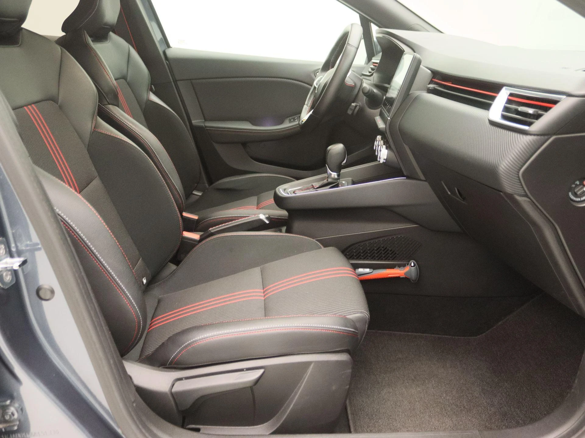 Renault-Clio-image-23