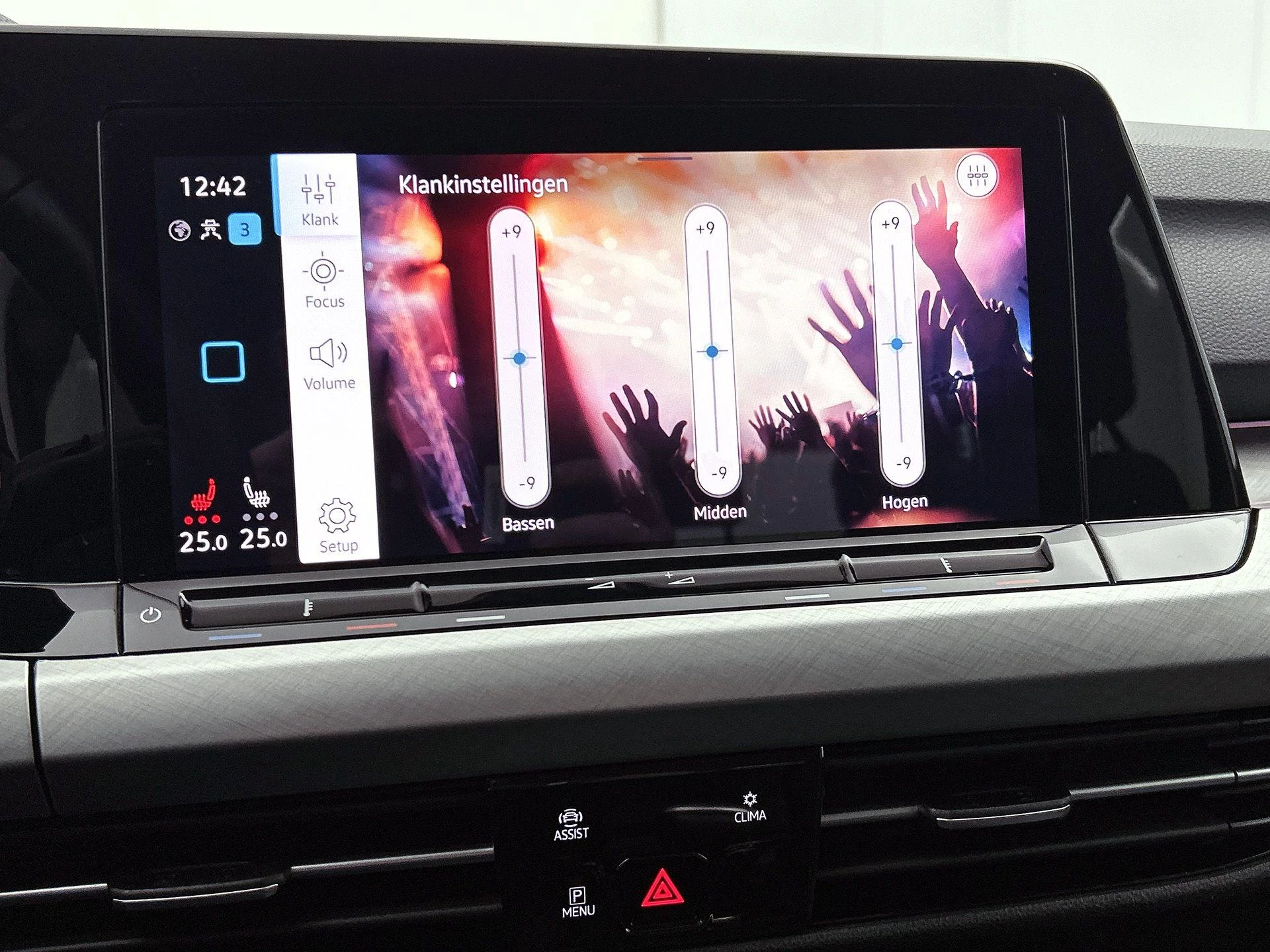 Volkswagen-Golf-image-14