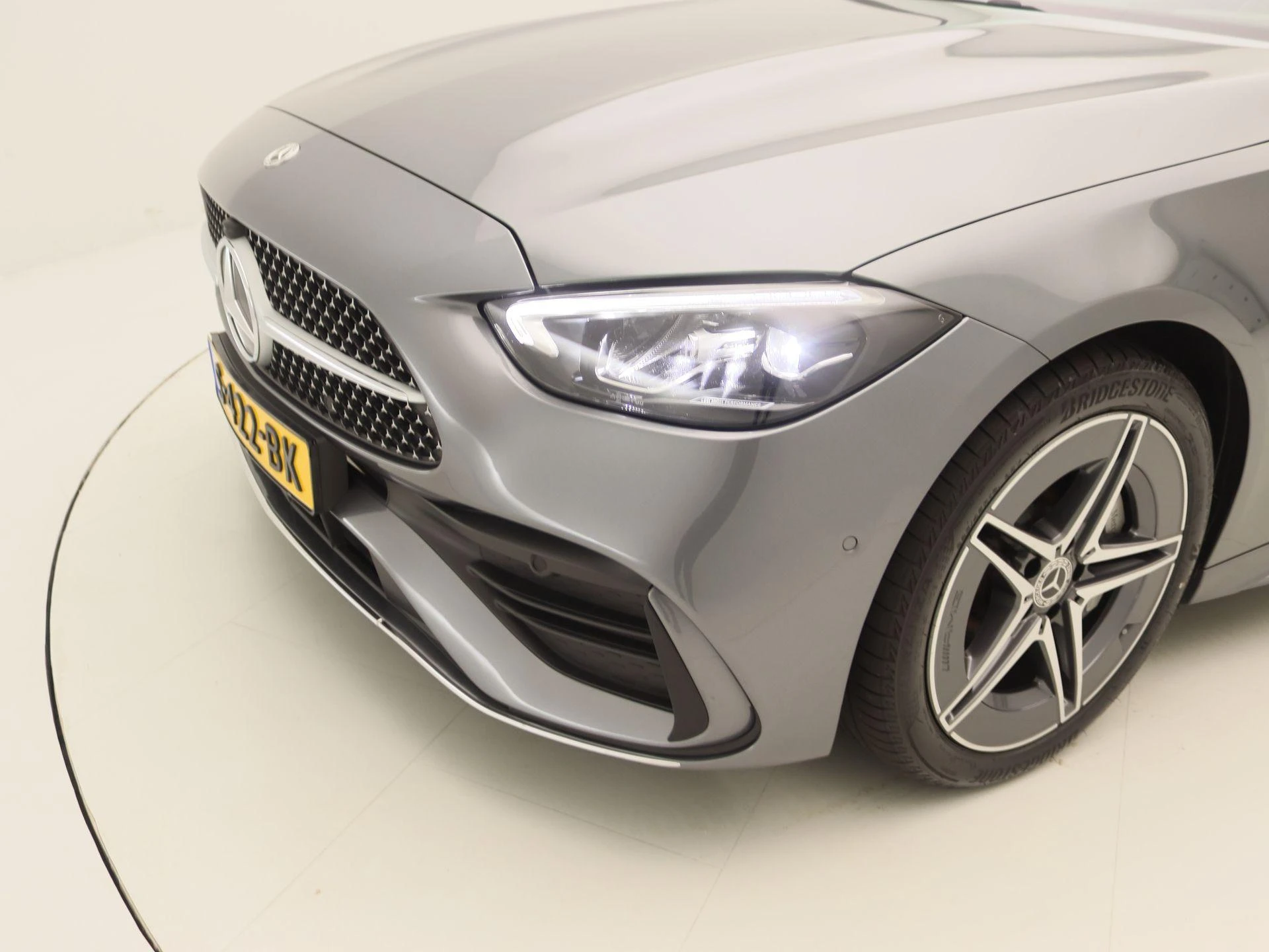 Mercedes-Benz-C-Klasse-image-13