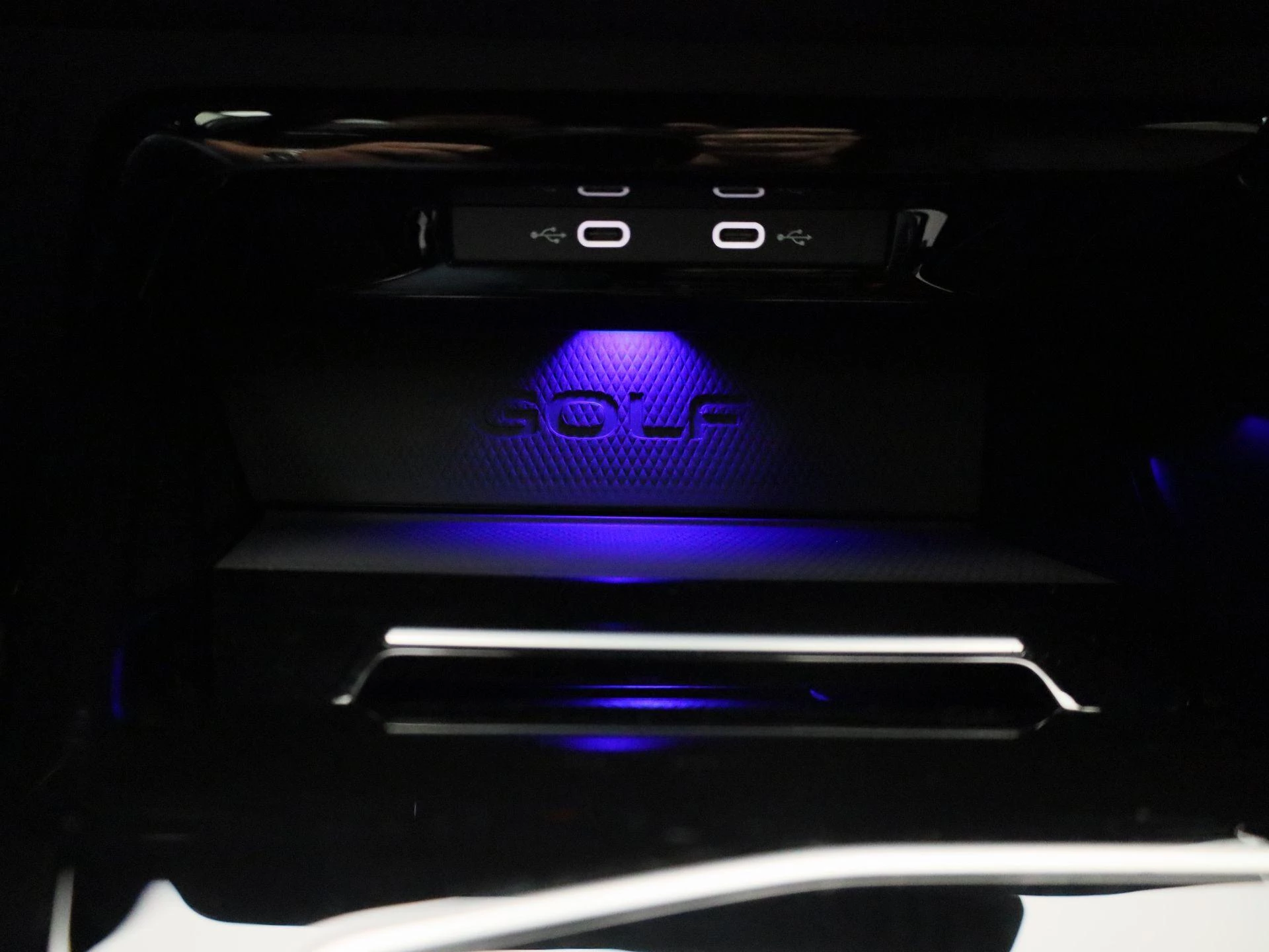 Volkswagen-Golf-image-22