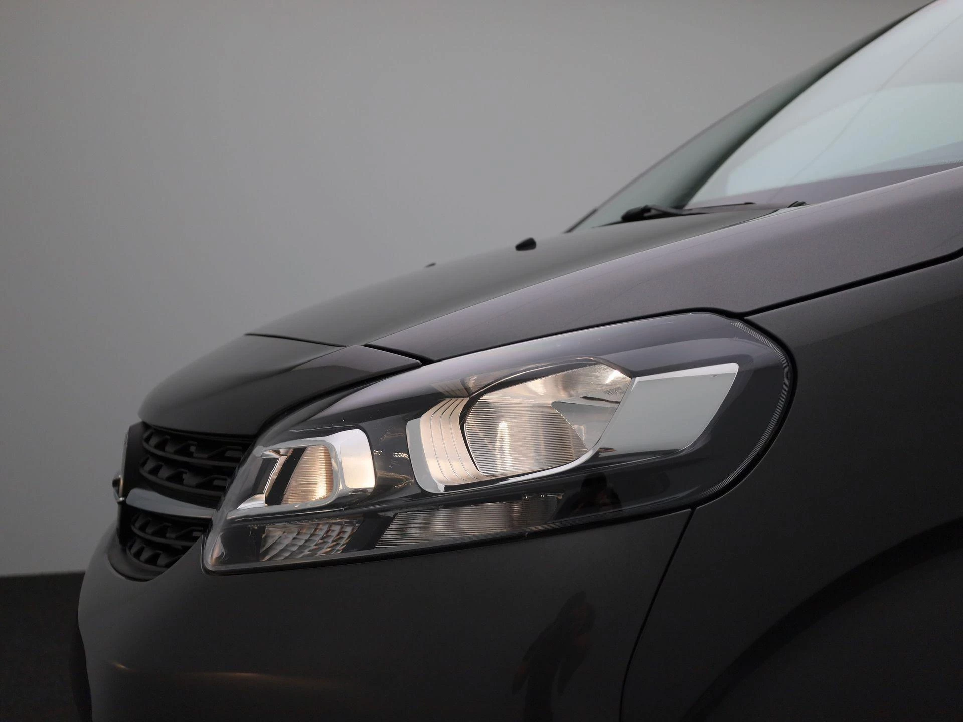 Opel-Vivaro-image-16