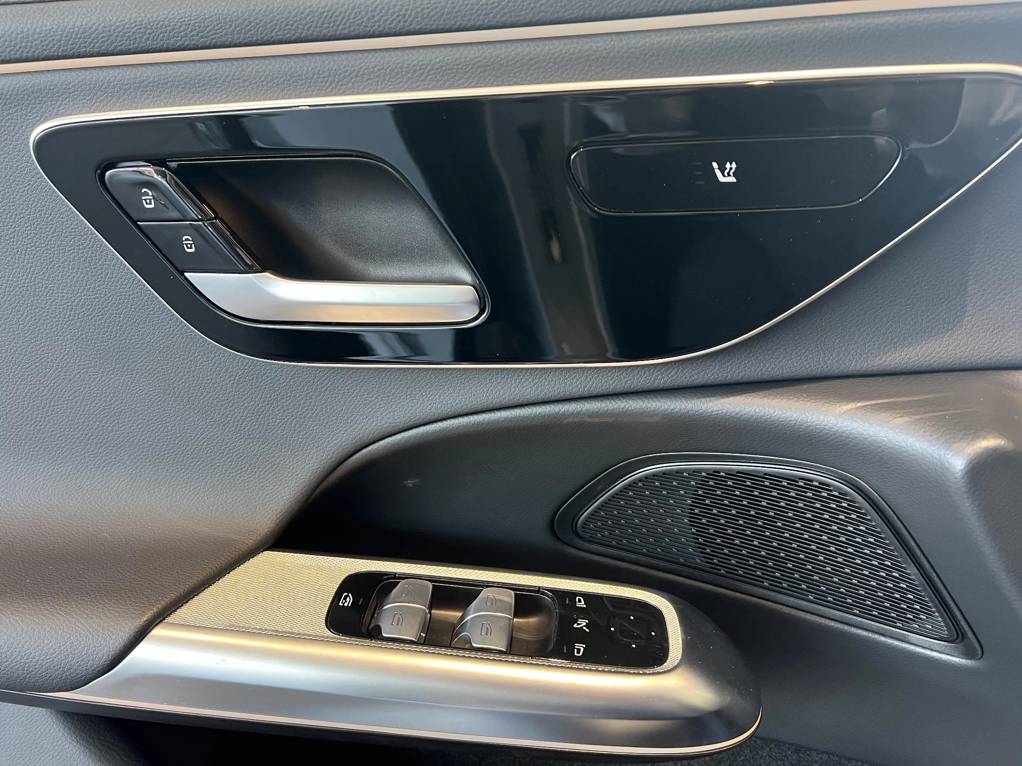 Mercedes-Benz-Classe E-image-13