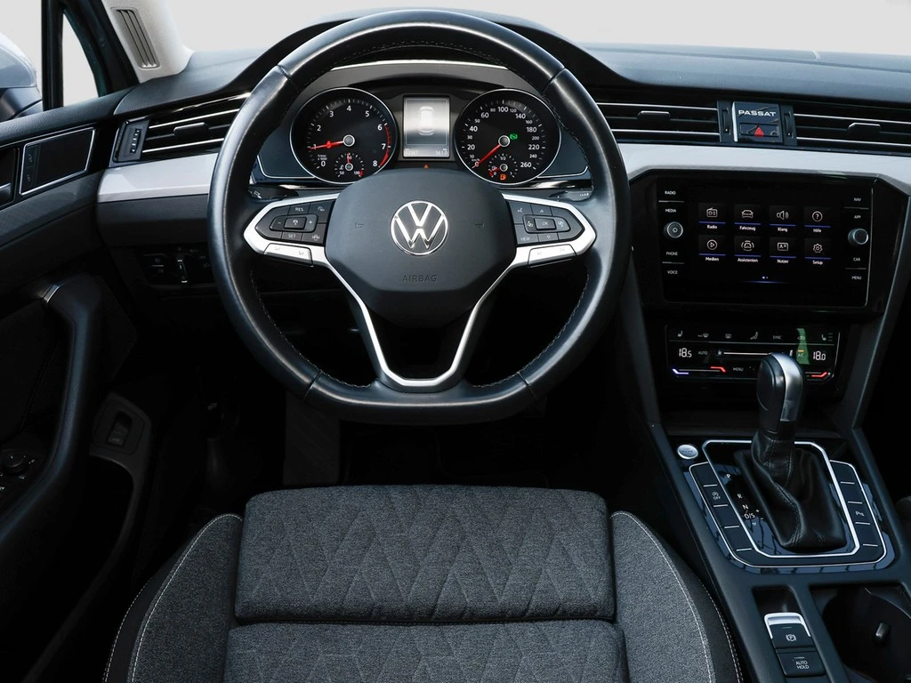 Volkswagen-Passat-image-12