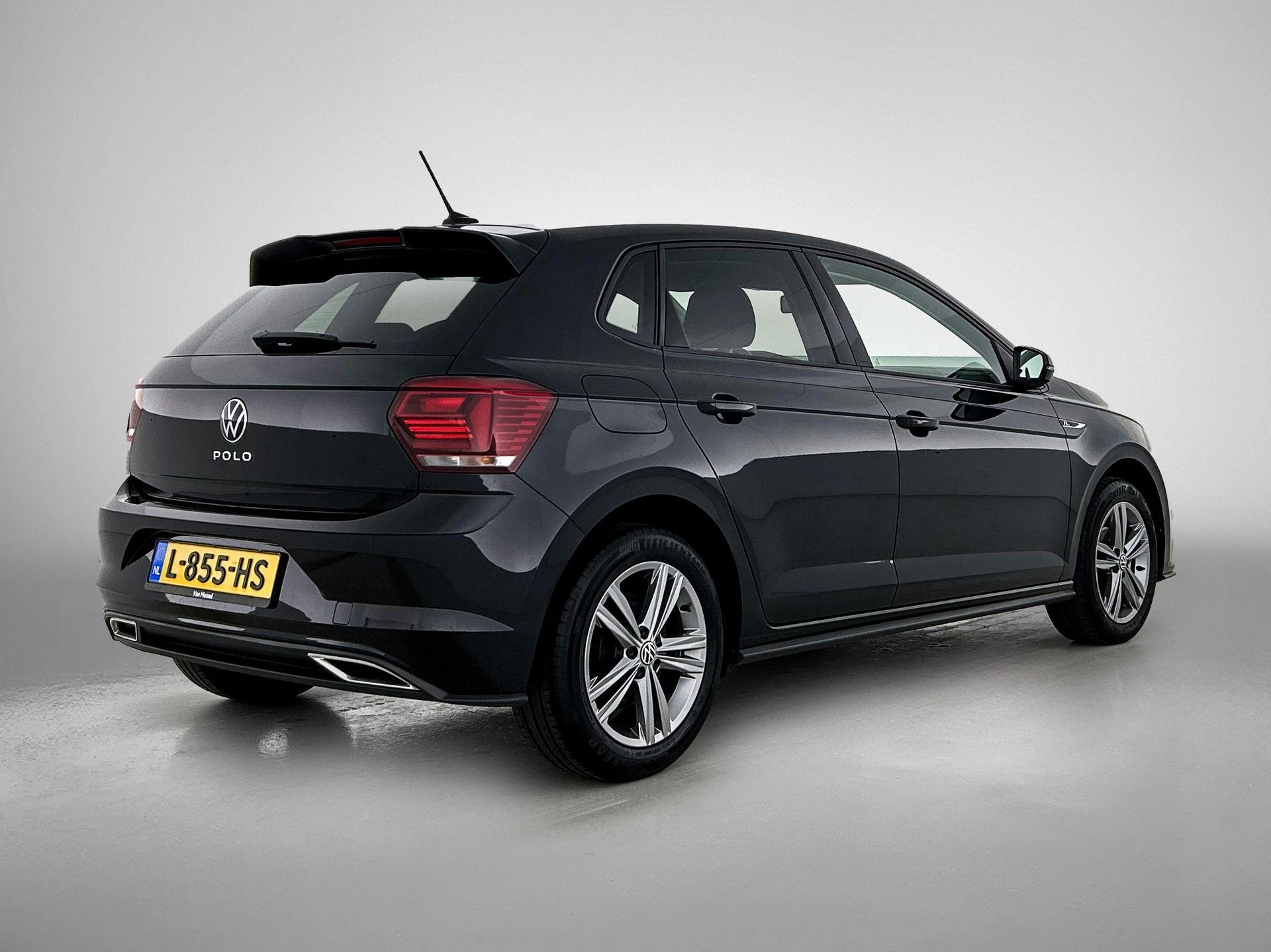 Volkswagen-Polo-image-3