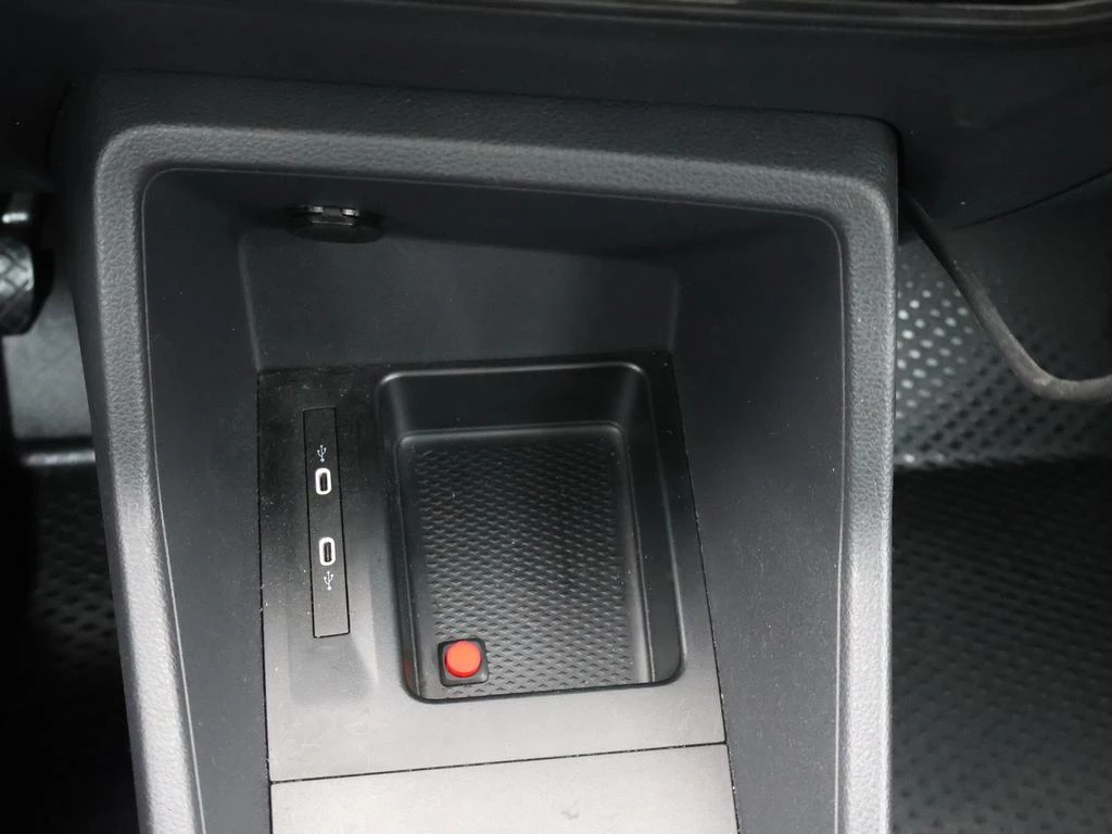 Volkswagen Caddy Caddy 1.5TSI *TREKHAAK*CRUISE*PDC ACHTER*APP-CONNECT*LANE ASSIST*...*