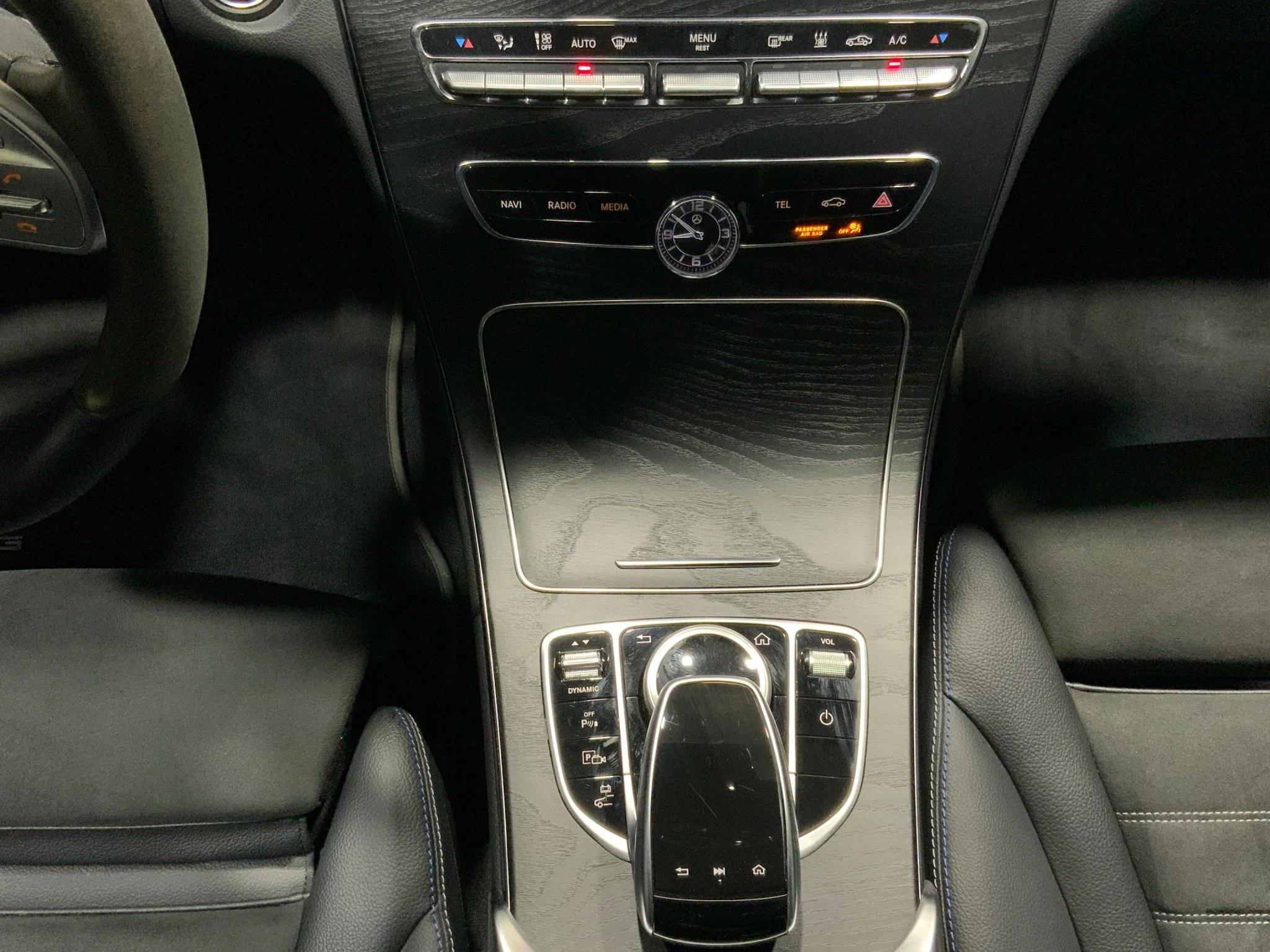 Mercedes-Benz-C-Klasse-image-12