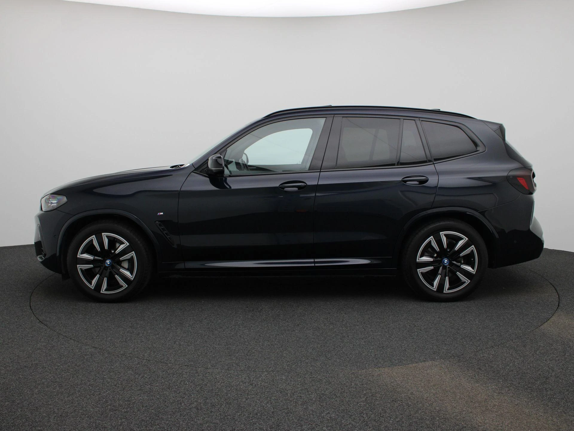 BMW-iX3-image-3