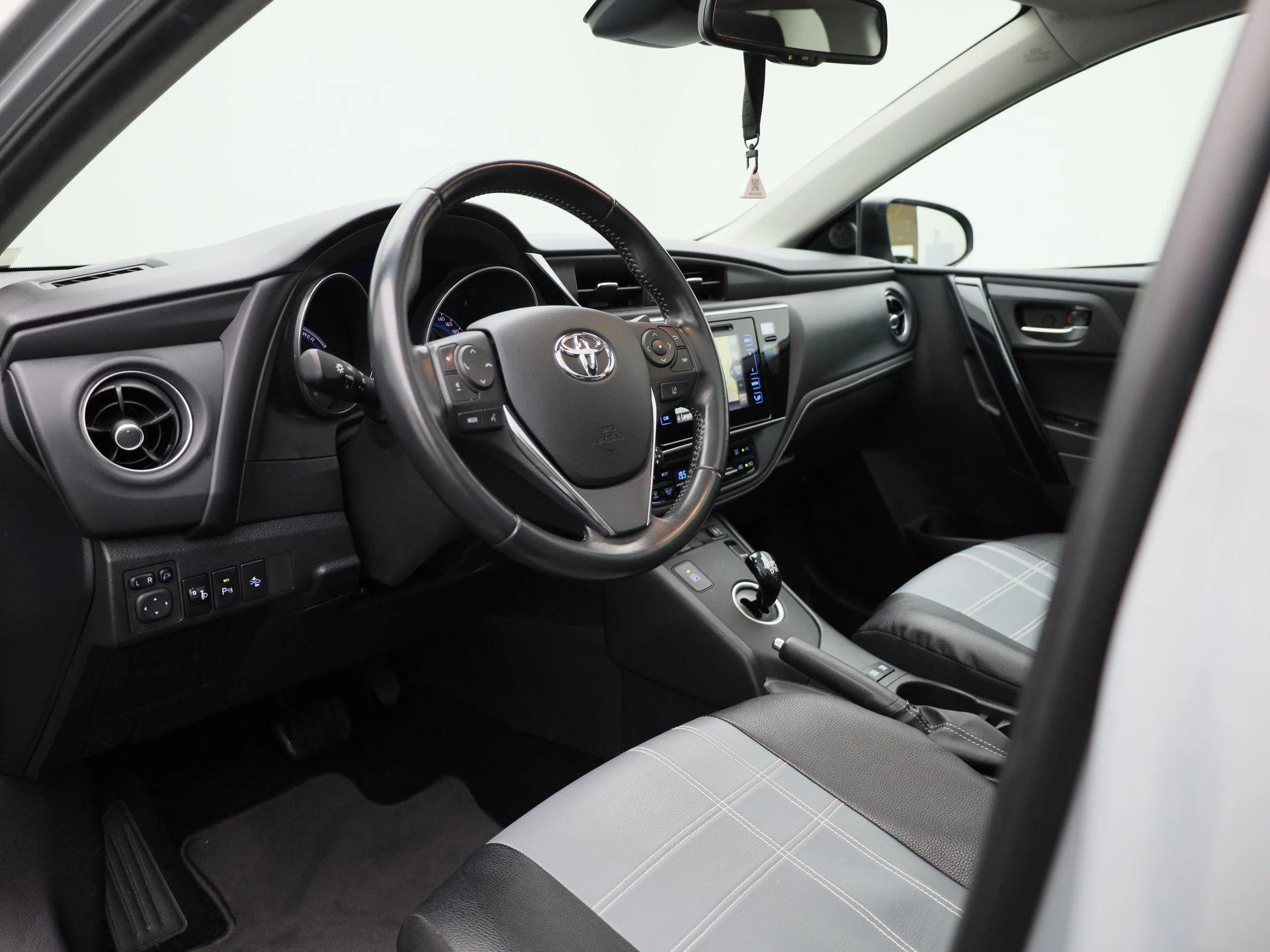 Toyota-Auris-image-31