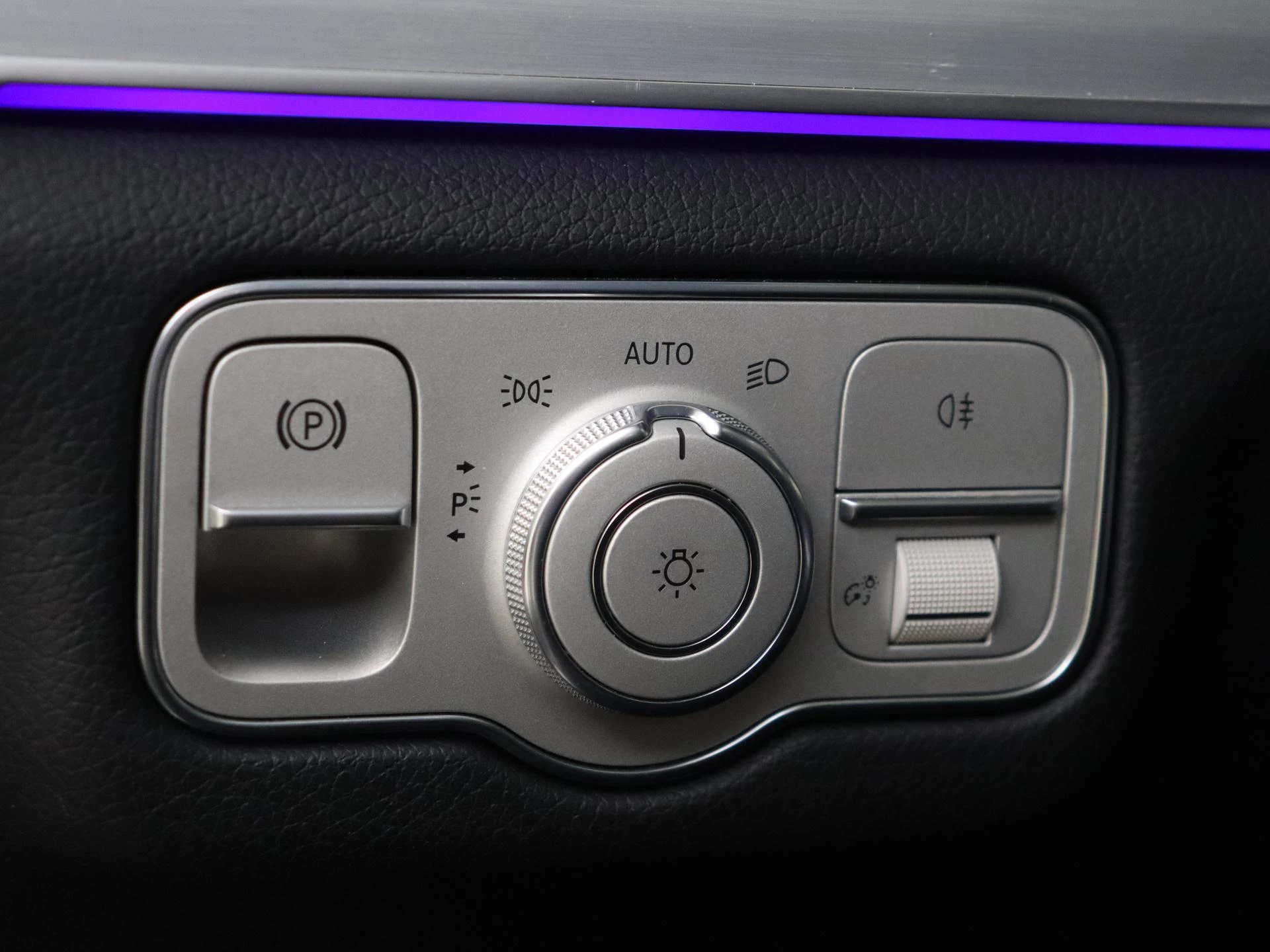 Mercedes-Benz-GLE-image-24