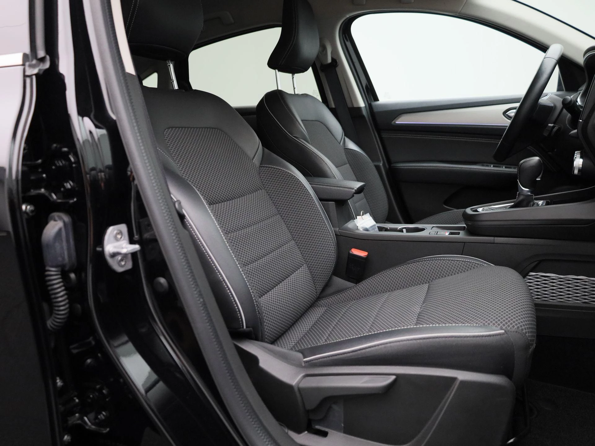 Renault-Arkana-image-30