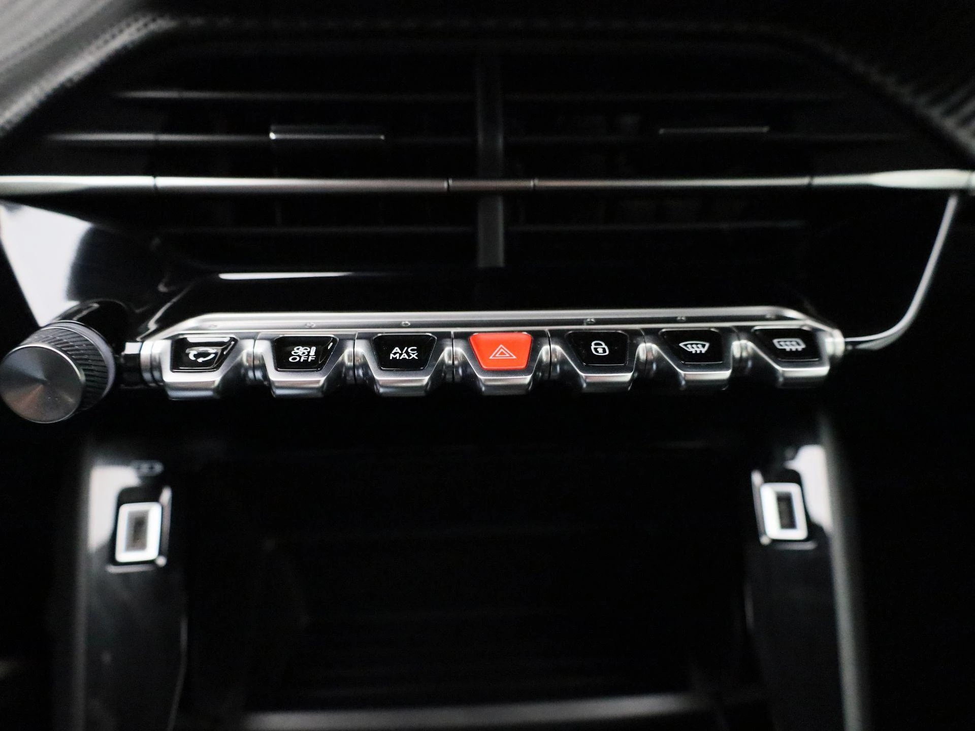 Peugeot-208-image-20