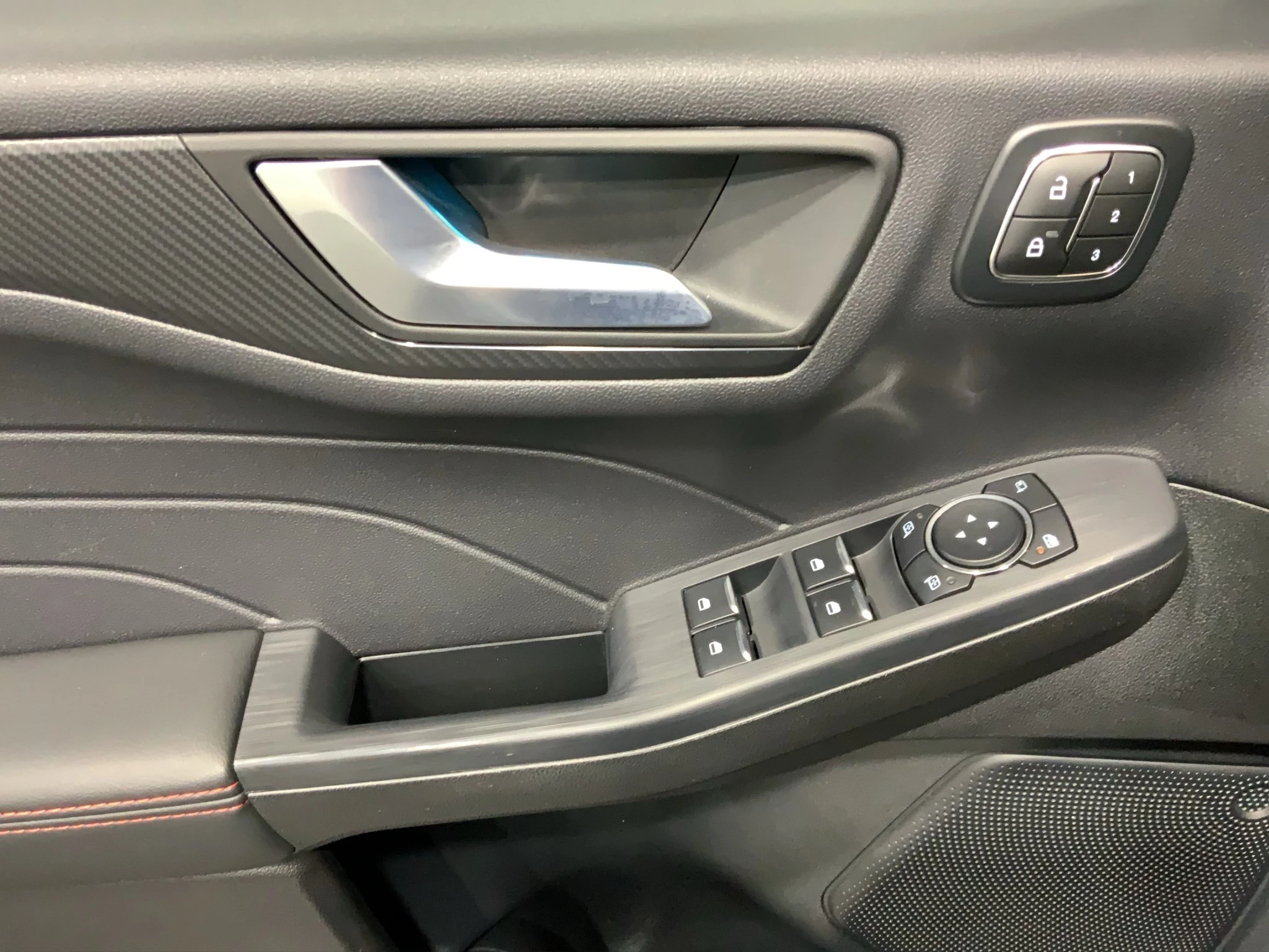 Ford Kuga ST-Line X Aut.*360GRAD*LED-MATRIX*NAVI*GRA*WINTER-PKT.