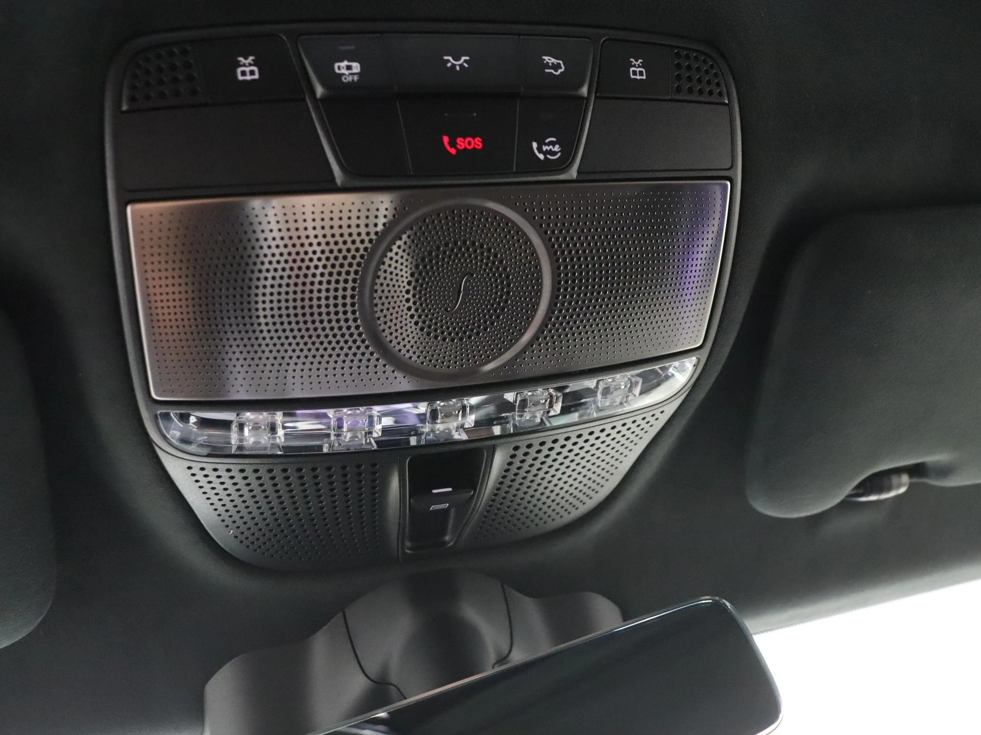 Mercedes-Benz-G-Klasse-image-31