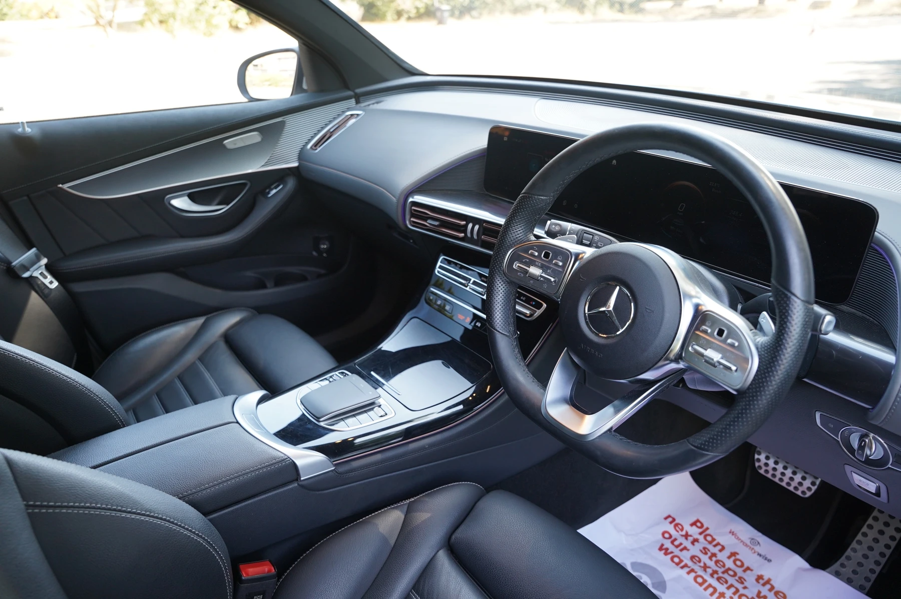 Mercedes-Benz-EQC-image-5