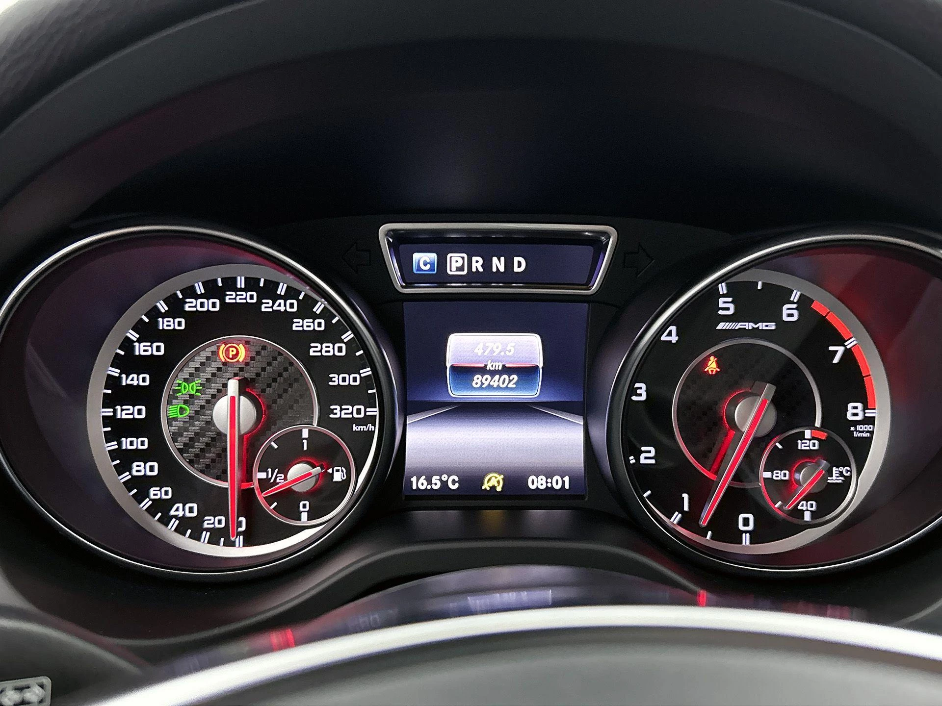 Mercedes-Benz-GLA-image-13