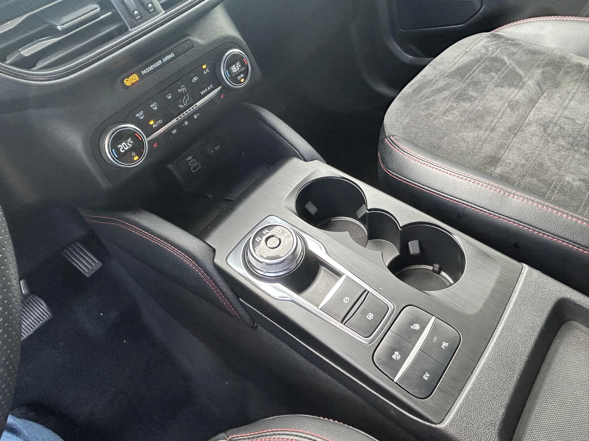Ford-Kuga-image-19