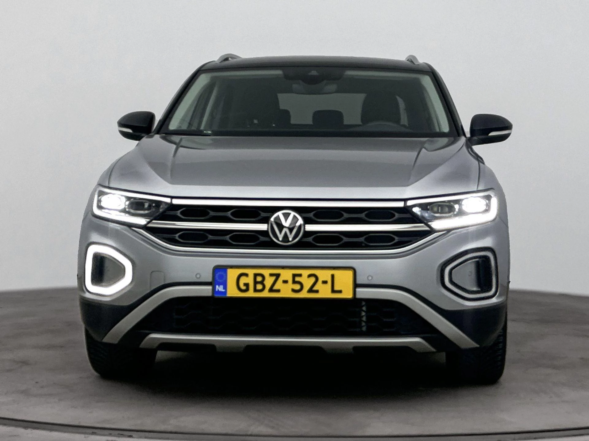 Volkswagen-T-Roc-image-3