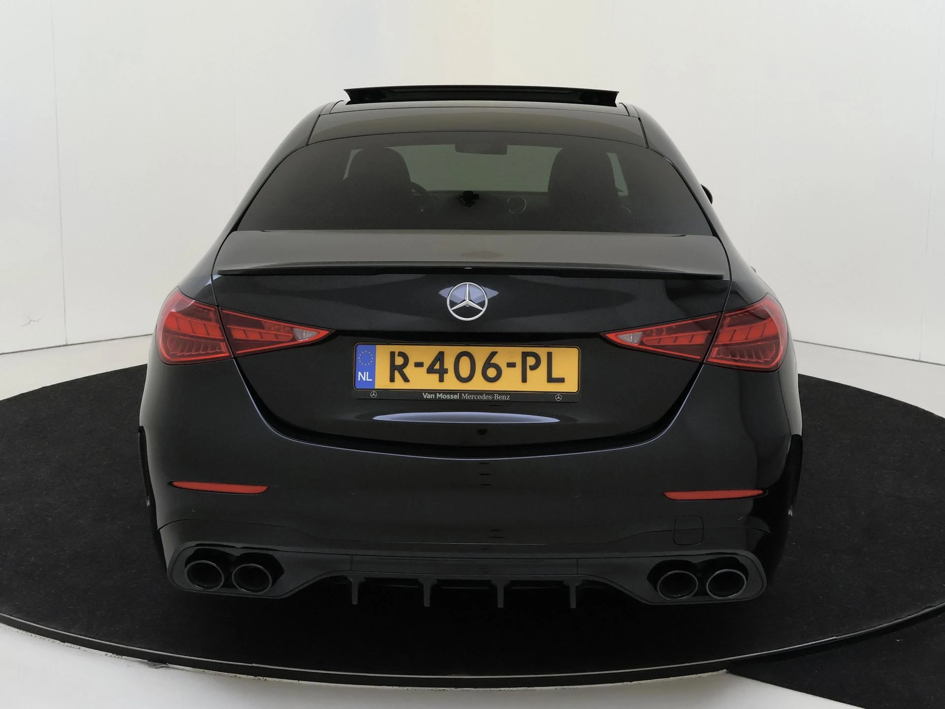 Mercedes-Benz-C-Klasse-image-7