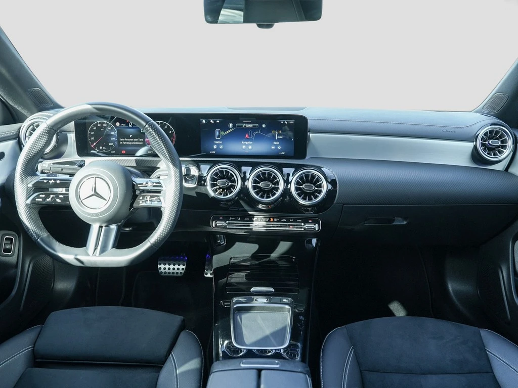 Mercedes-Benz-CLA-image-11