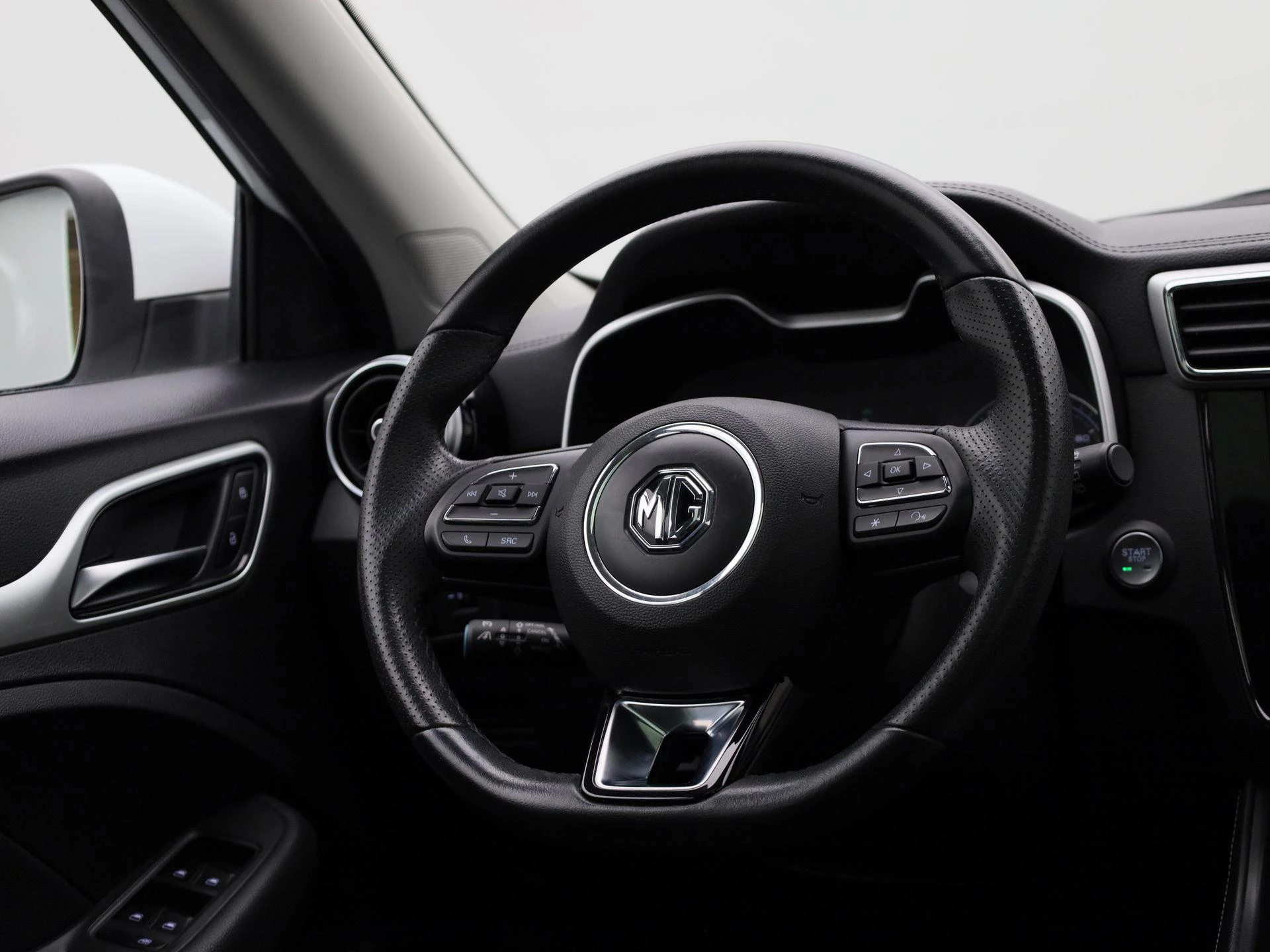 MG-ZS EV-image-36