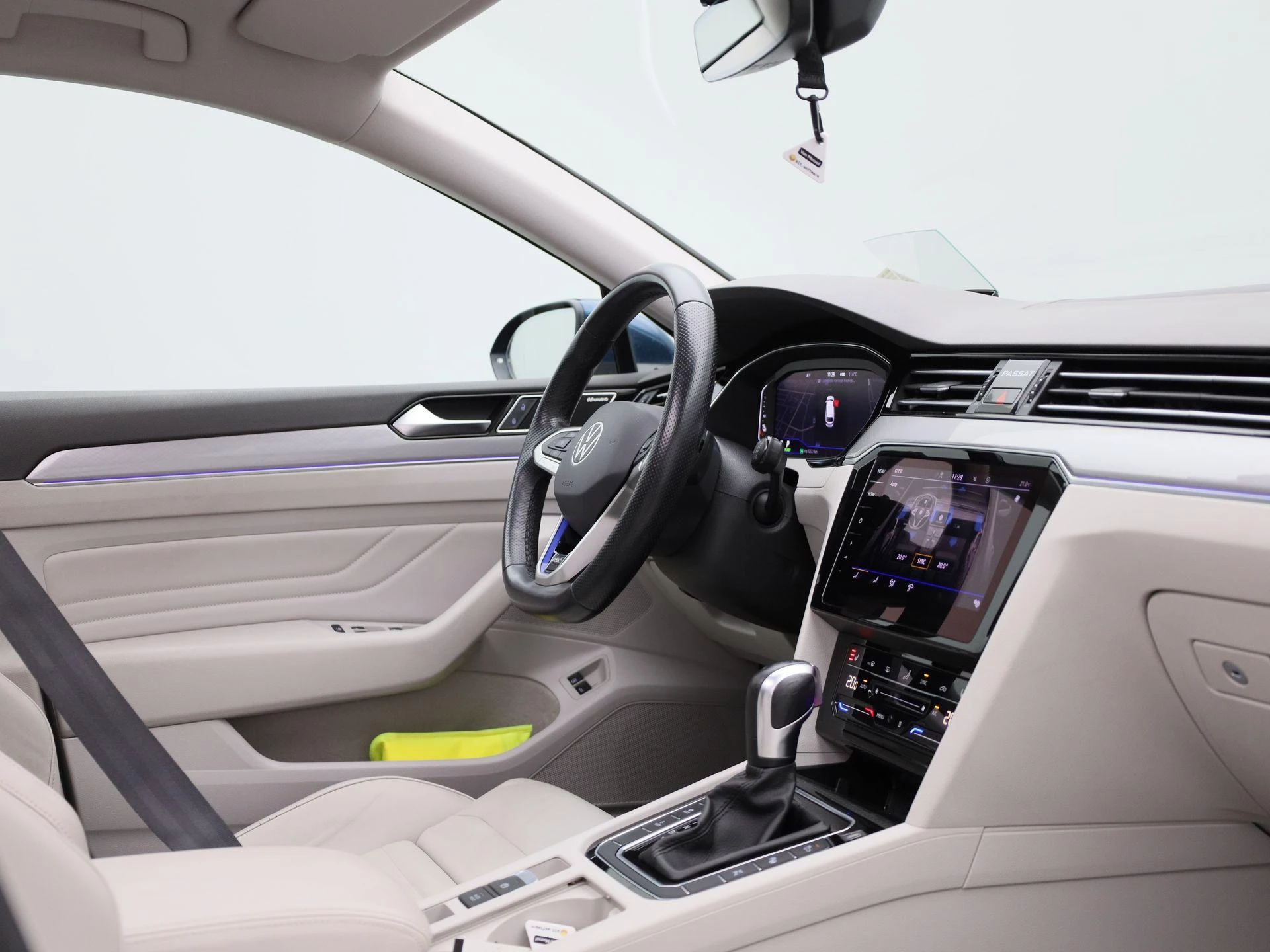 Volkswagen-Passat-image-37