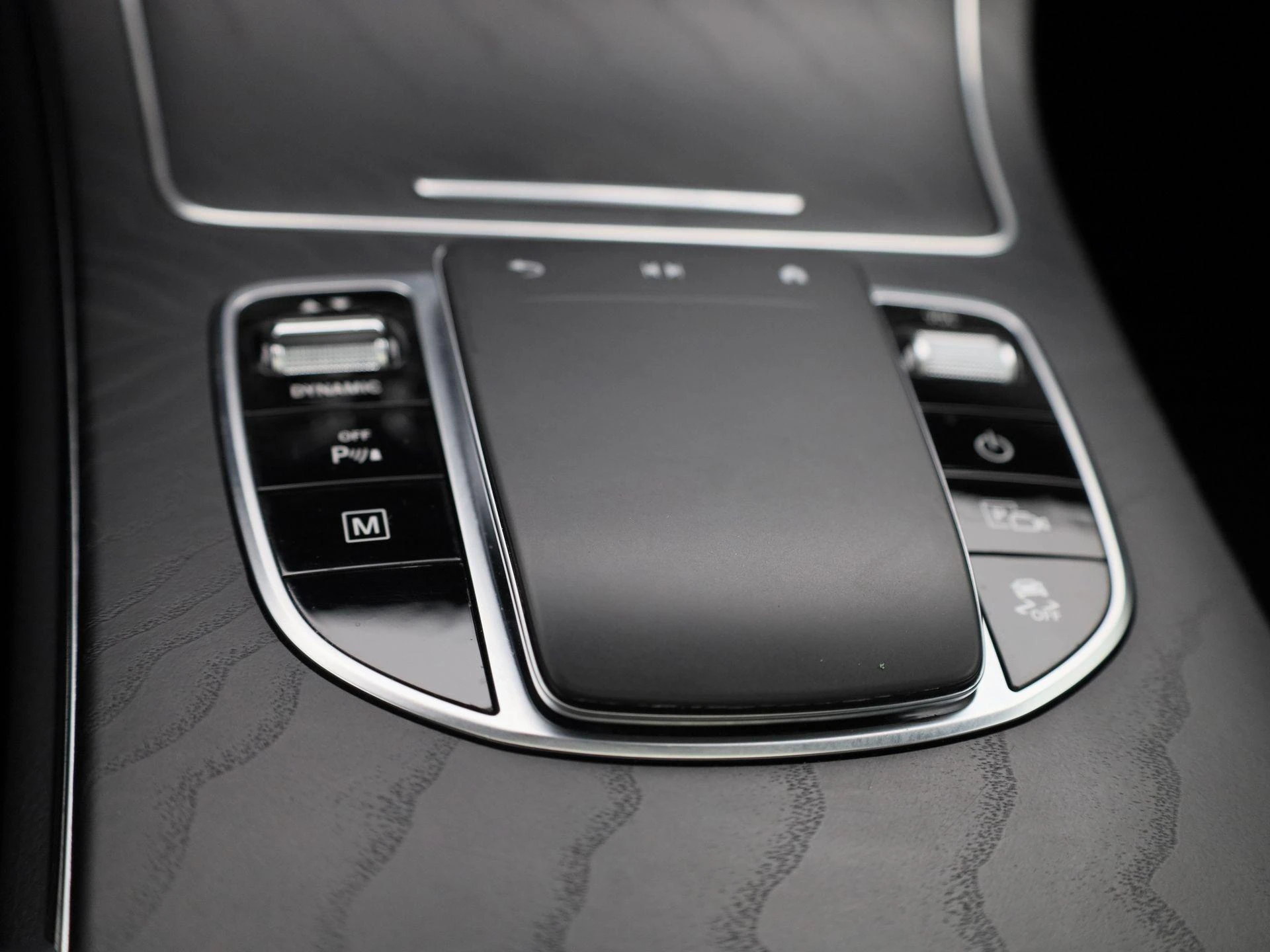Mercedes-Benz-GLC-image-22