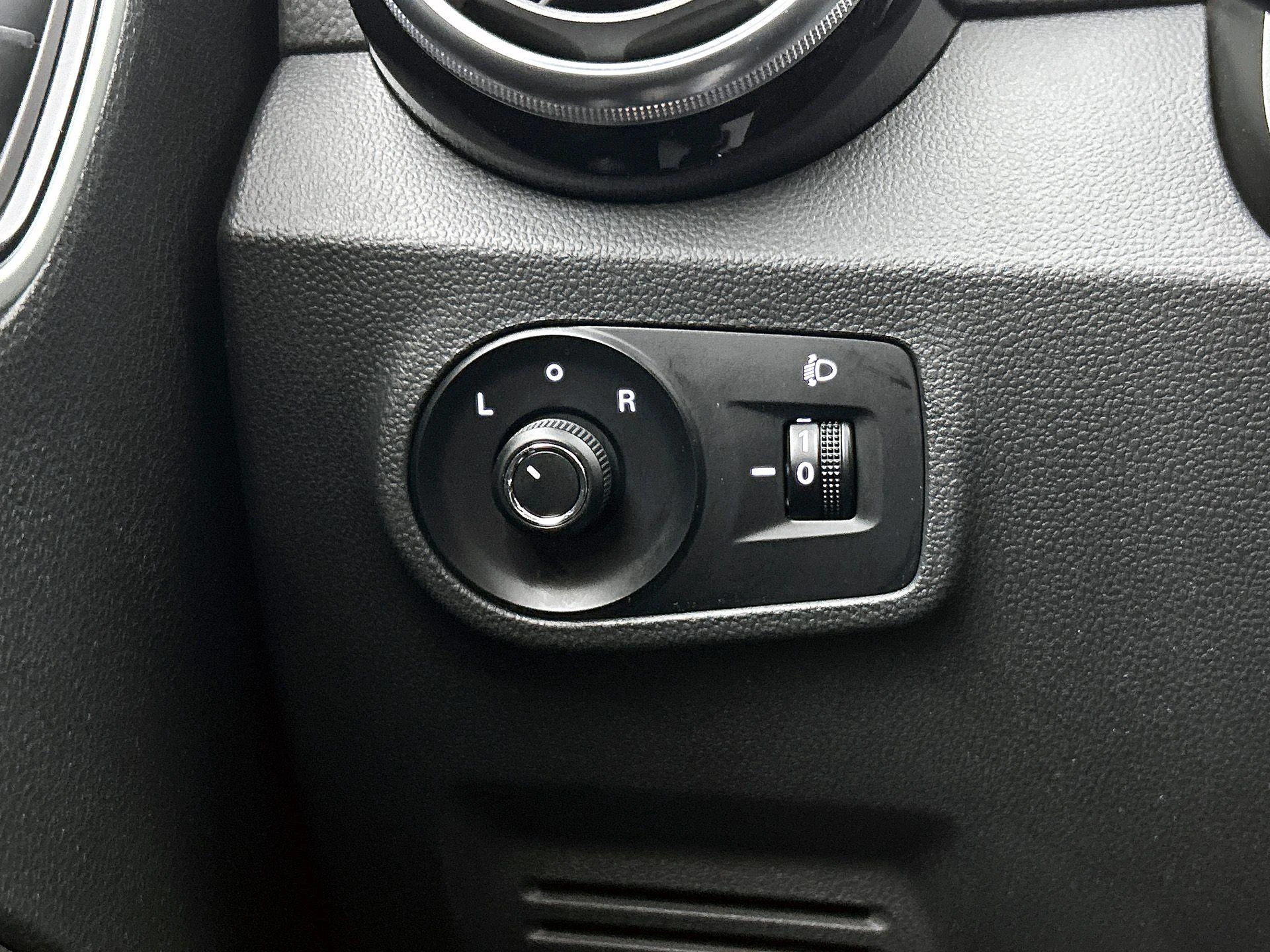 MG-ZS EV-image-16