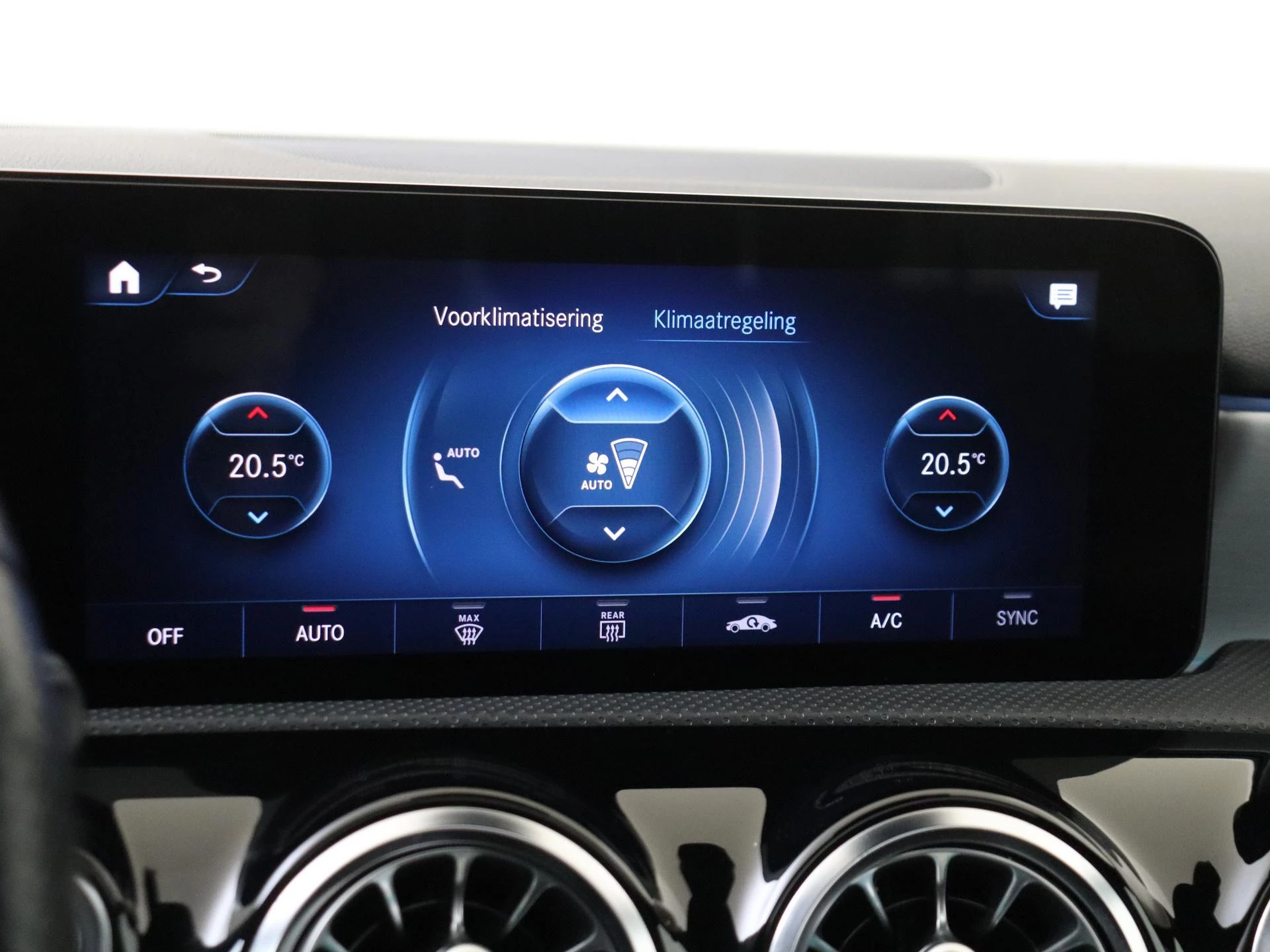 Mercedes-Benz-A-Klasse-image-16