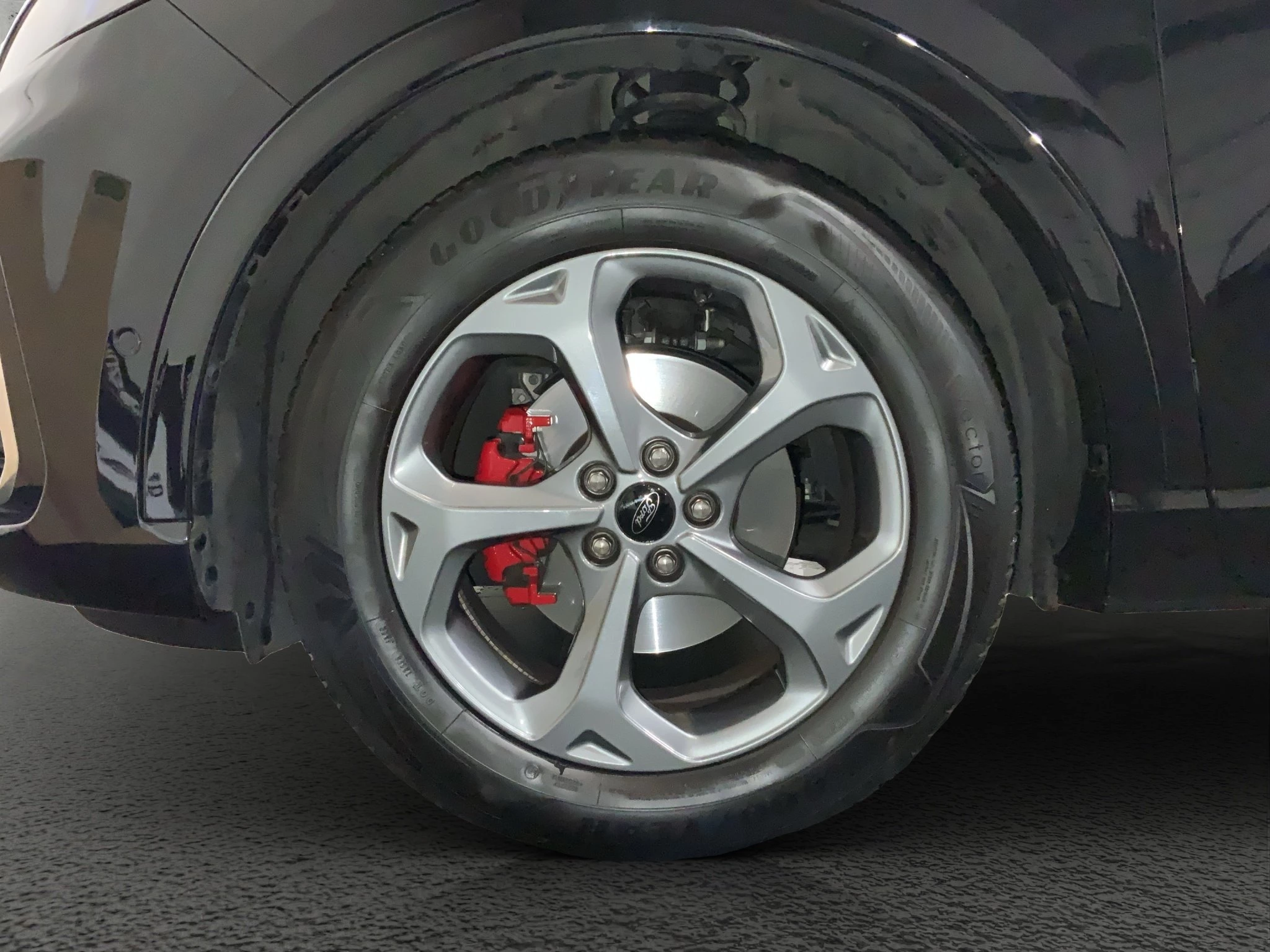 Ford Kuga ST-Line X Aut.*PANO*AHK*360GRAD*LED-MATRIX*NAVI*GRA*WINTER-PKT..