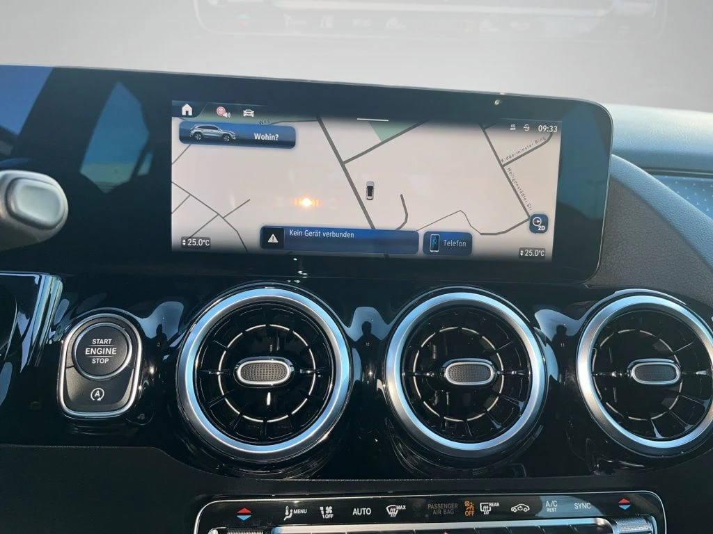 Mercedes-Benz-GLA 200 d-image-7
