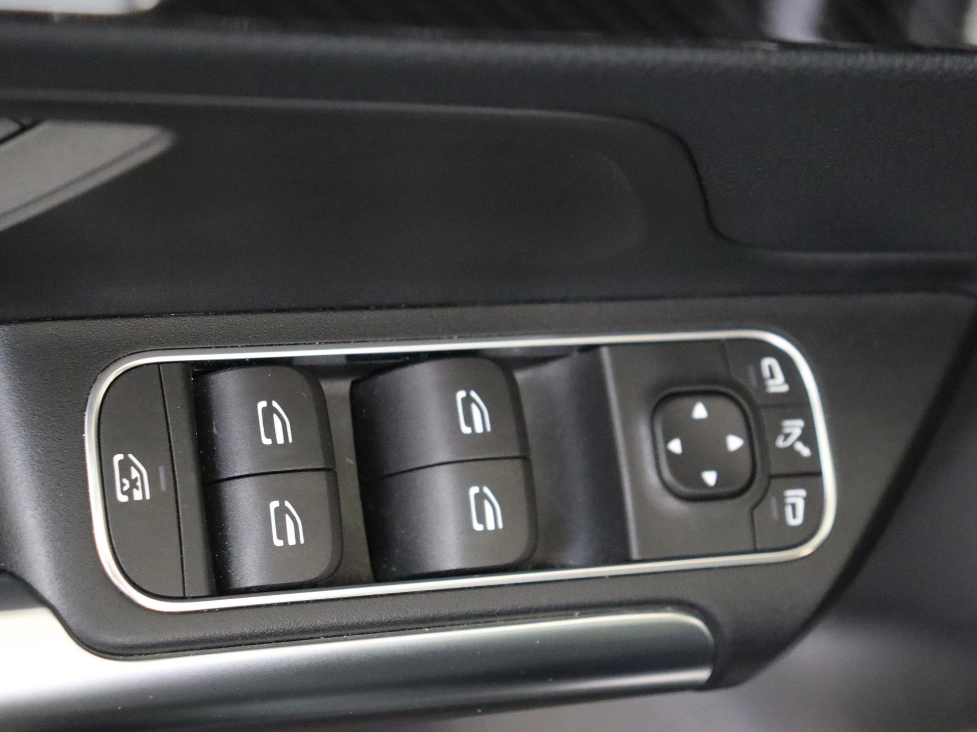 Mercedes-Benz-GLA-image-26