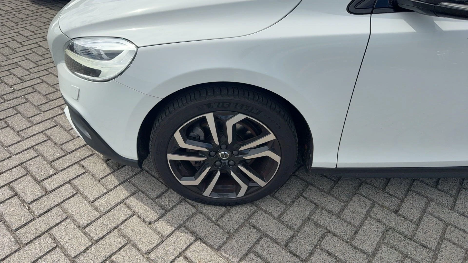 Volvo-V40-image-14